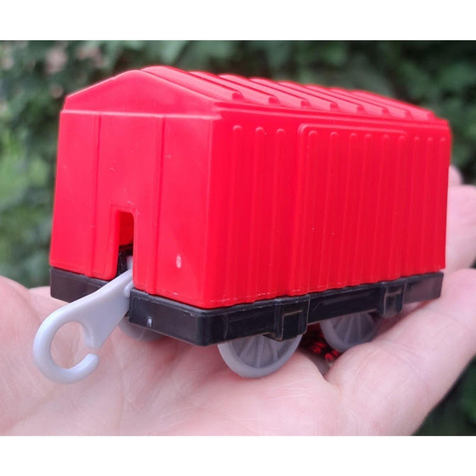 MATTEL Trackmaster Train Car Thomas & Friends Red Box Car 2013
