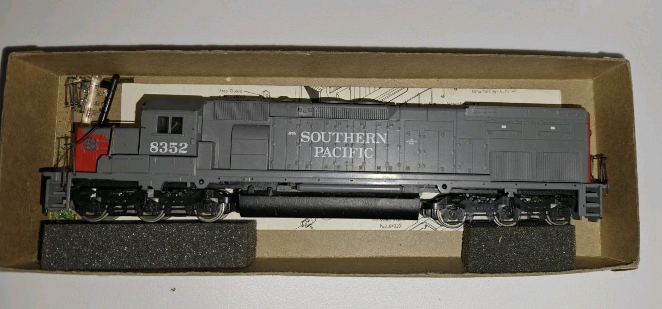 ATHEARN TRAINS IN MINIATURE 4501 SOUTHERN PACIFIC 8326 ORIGINAL BOX
