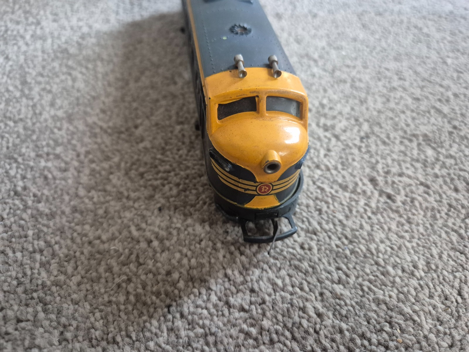 OO GAUGE TRIANG RAILWAYS TRANSCONTINENTAL DOUBLE ENDED DIESEL LOCO UNTESTED