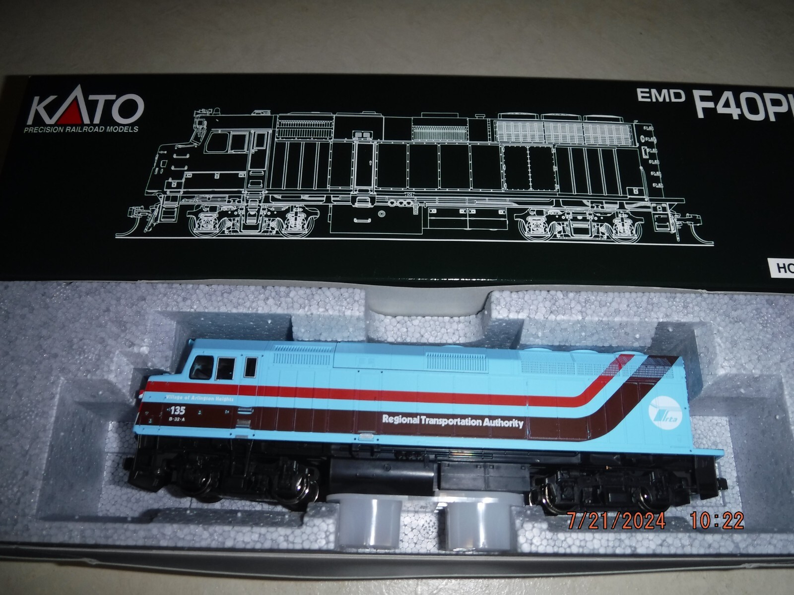 KATO HO EMD F40PH CHICAGO RTA LOCOMOTIVE VILLAGE OF ARLINGTON HEIGHTS BRAND NEW