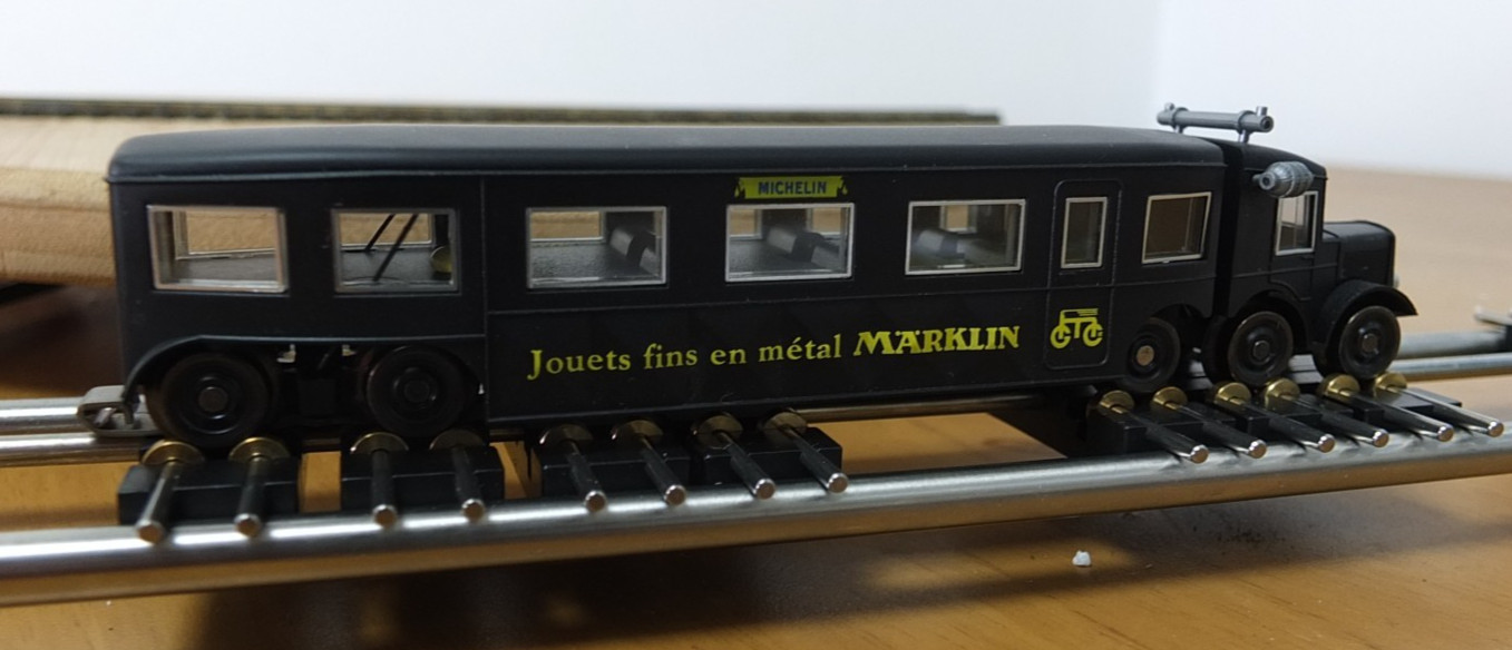 Marklin 3118 HO gauge Micheline Type 11 railcar in black livery