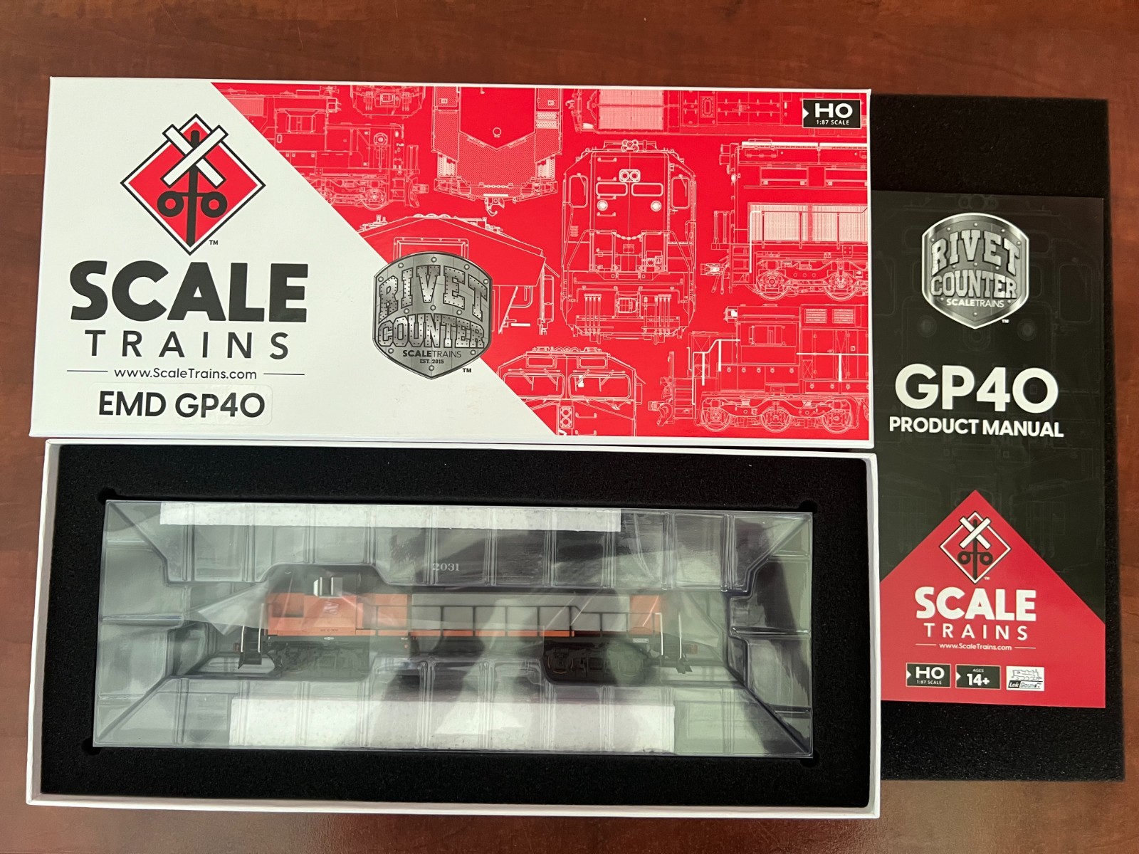 Milwaukee Road GP40 #2031 – ScaleTrains Rivet Counter – DCC & Sound Ready – BNIB