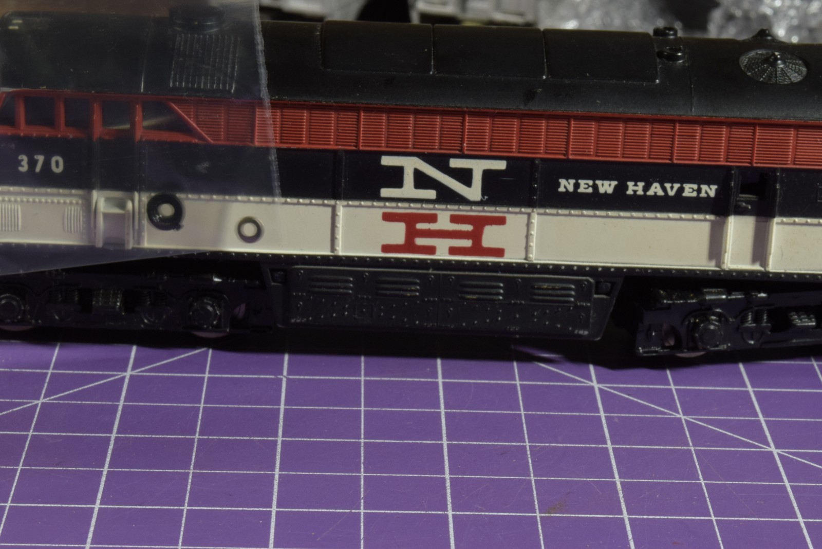 DUMMY AHM New Haven Loco- 1 piece clear insert in cab PDQ