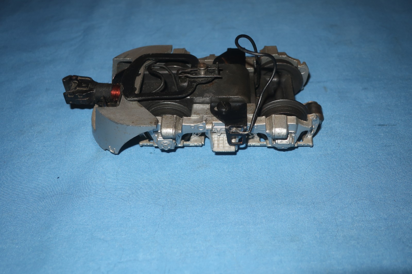Lionel Postwar F3 Diesel Locomotive Dummy Front Truck with Electric Coupler.