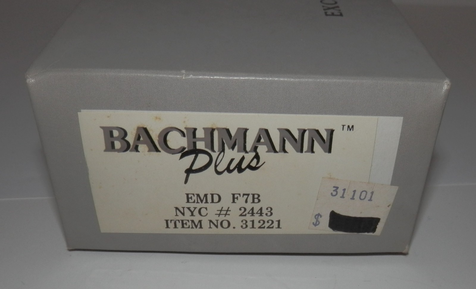 Bachmann Plus HO Scale POWERED New York Central 2443 EMD F7B Diesel #31221