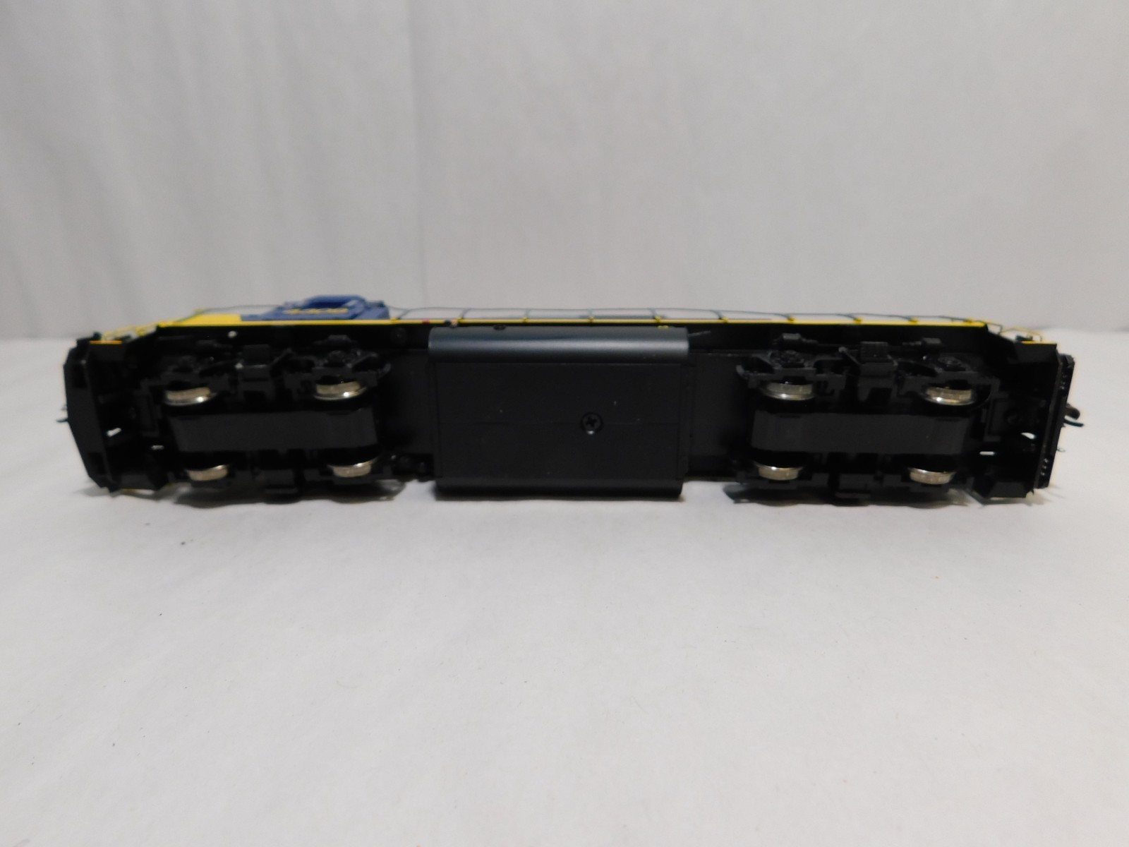 Athearn Genesis ATHG65636 HO Scale GP39-2 Phase 1 Diesel Locomotive, CSX #4309