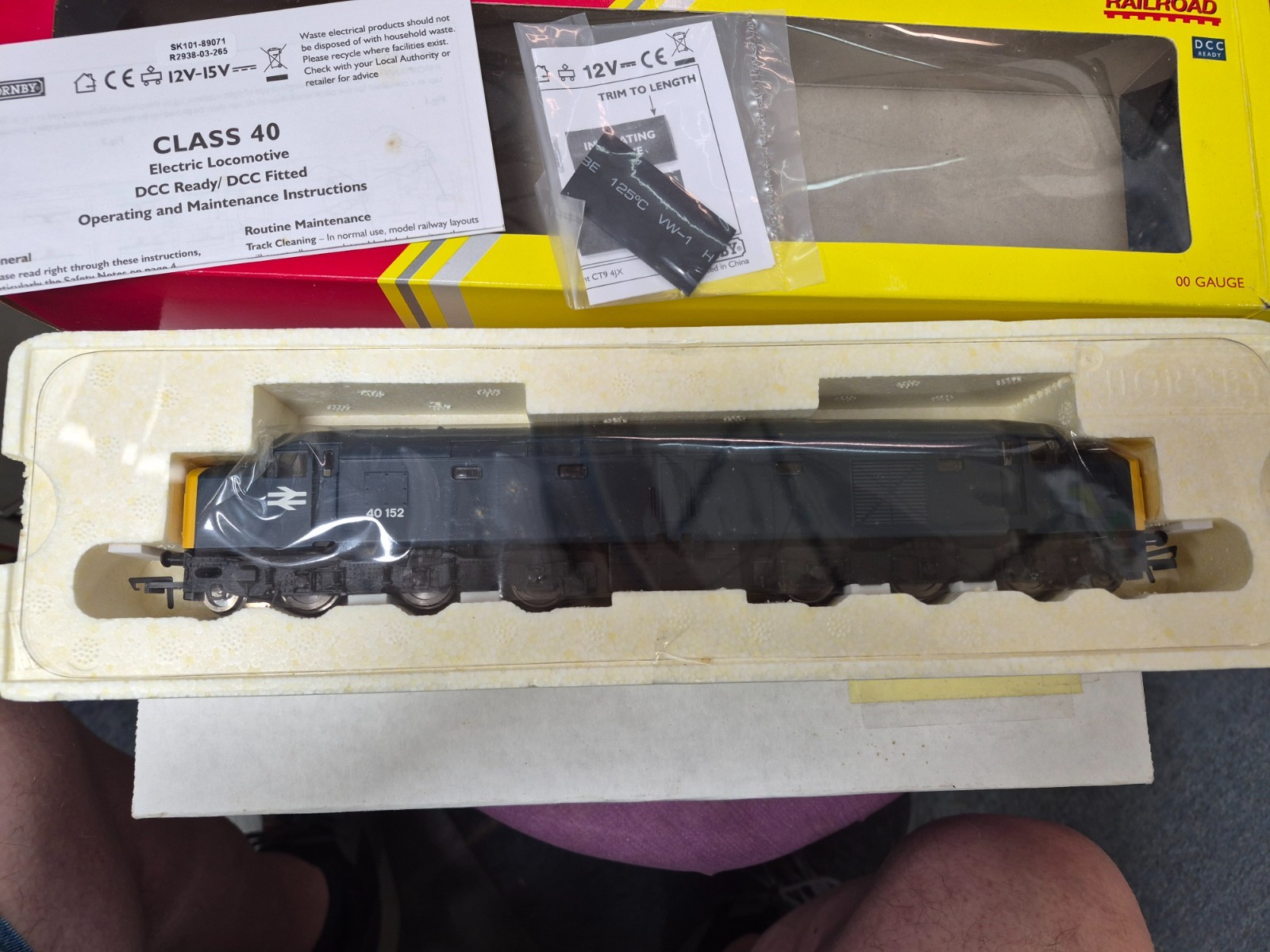 HORNBY R2938 BRITISH RAIL CL40 40152 NEW BOXED OO SCALE 1:76 RUNS ON HO TRACK