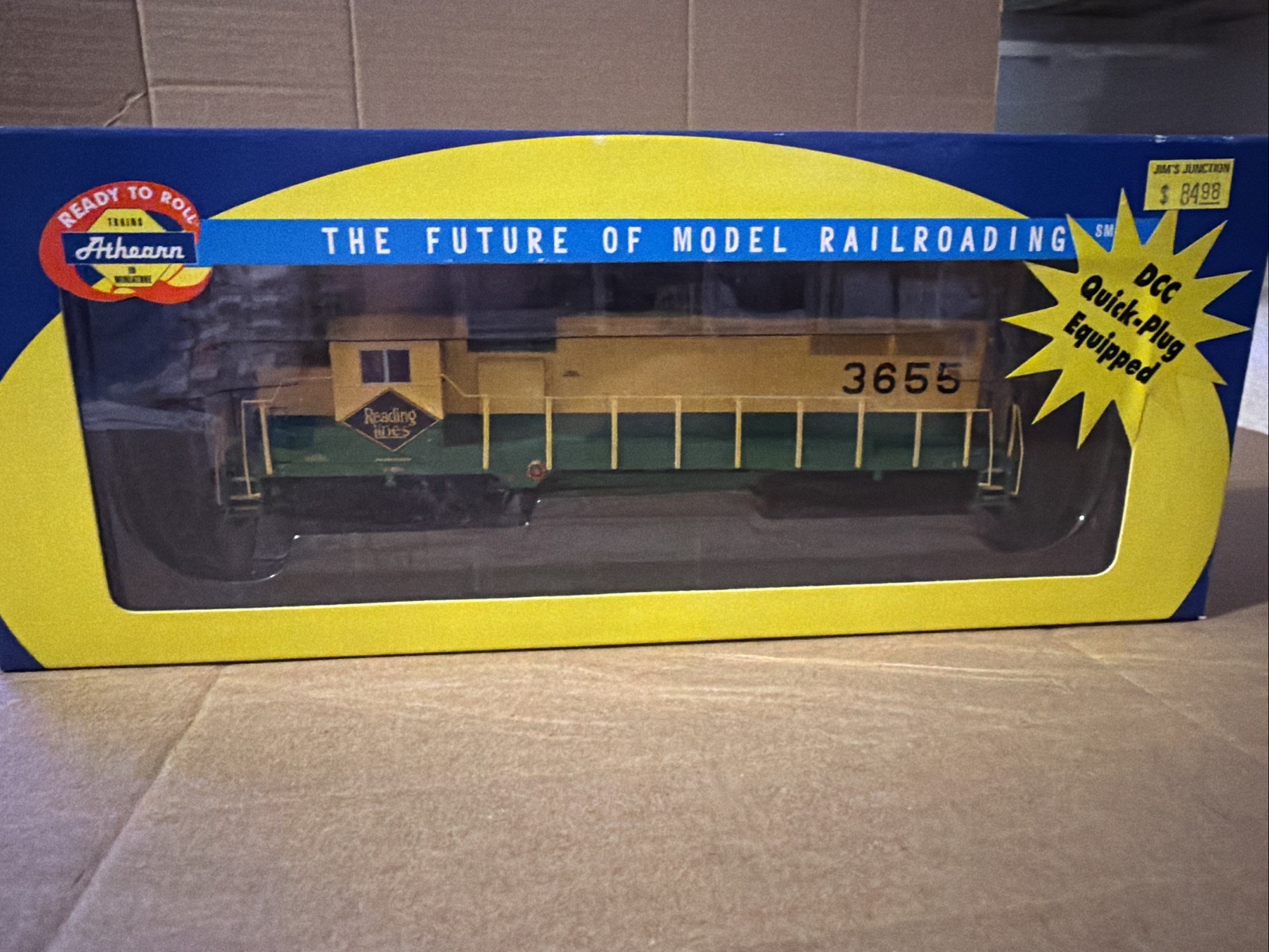HO Scale Athearn RTR 91720 Reading Line GP35 Diesel Cab 3655 DCC