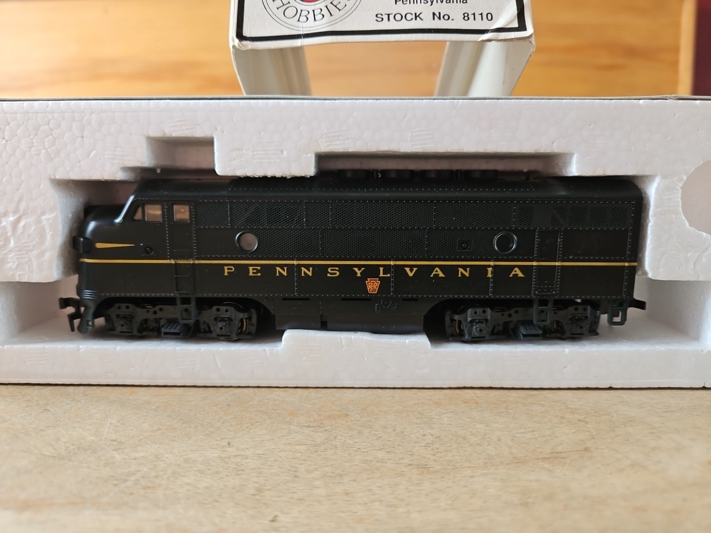 Stewart 8110 Ho Pennsylvania F3 Phase II “High Fans” Powered Loco PRR #9501 LN