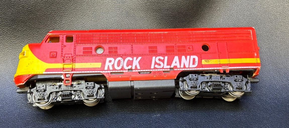 HO Powered Locomotive High Toque (8WD) in a Rock Island shell – WORKS, bin 1