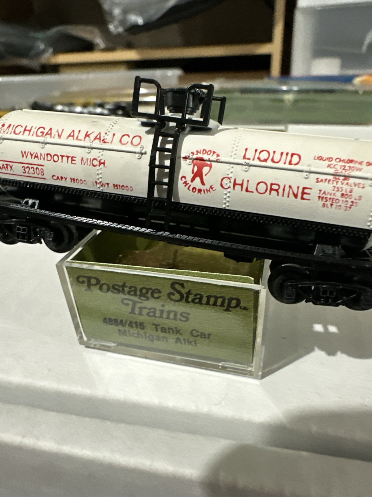 Aurora Postage Stamp Train N Scale #4859 Penn Central Locomotive Plus Lot