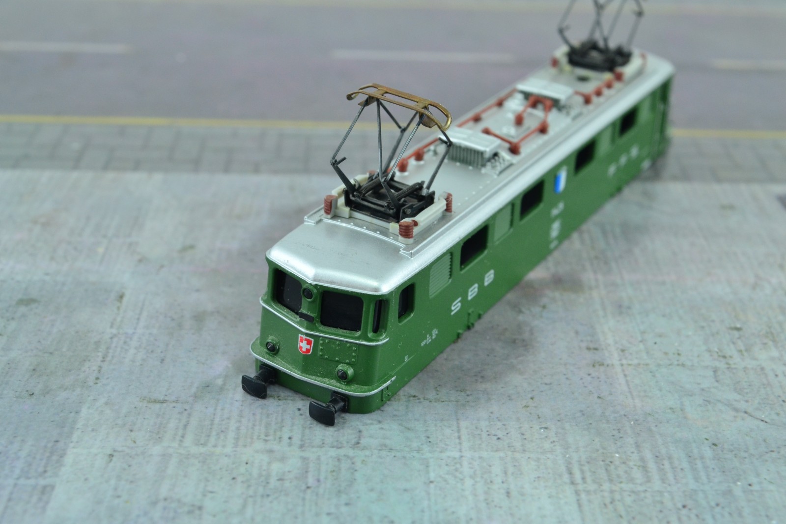 Minitrix 2936 Electric Locomotive Complete Shell N Scale