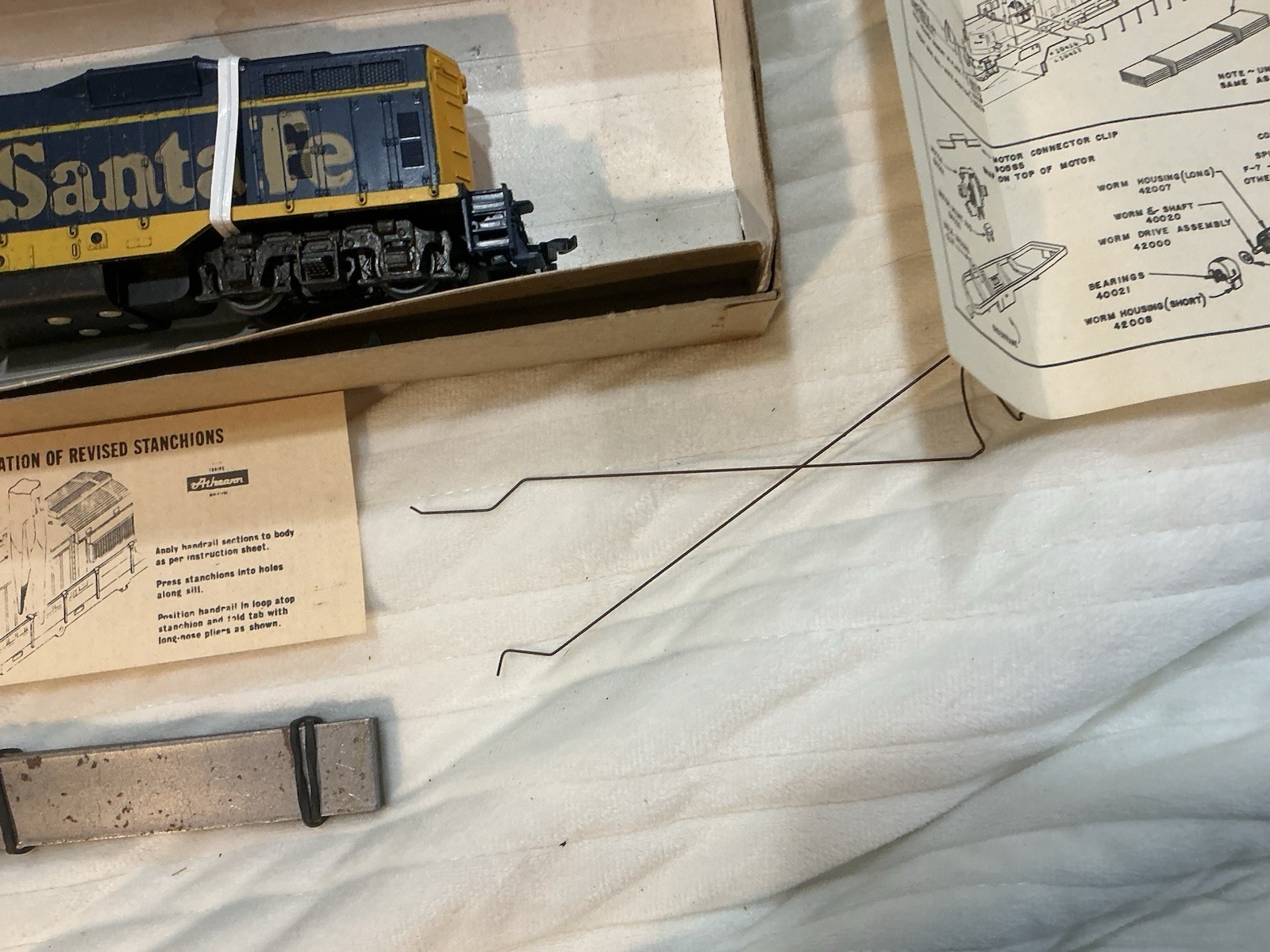 NIB HO Gauge Athearn GP – 9 Powered Diesel Engine 2685 ATSF W/Instructions.🚂🔥