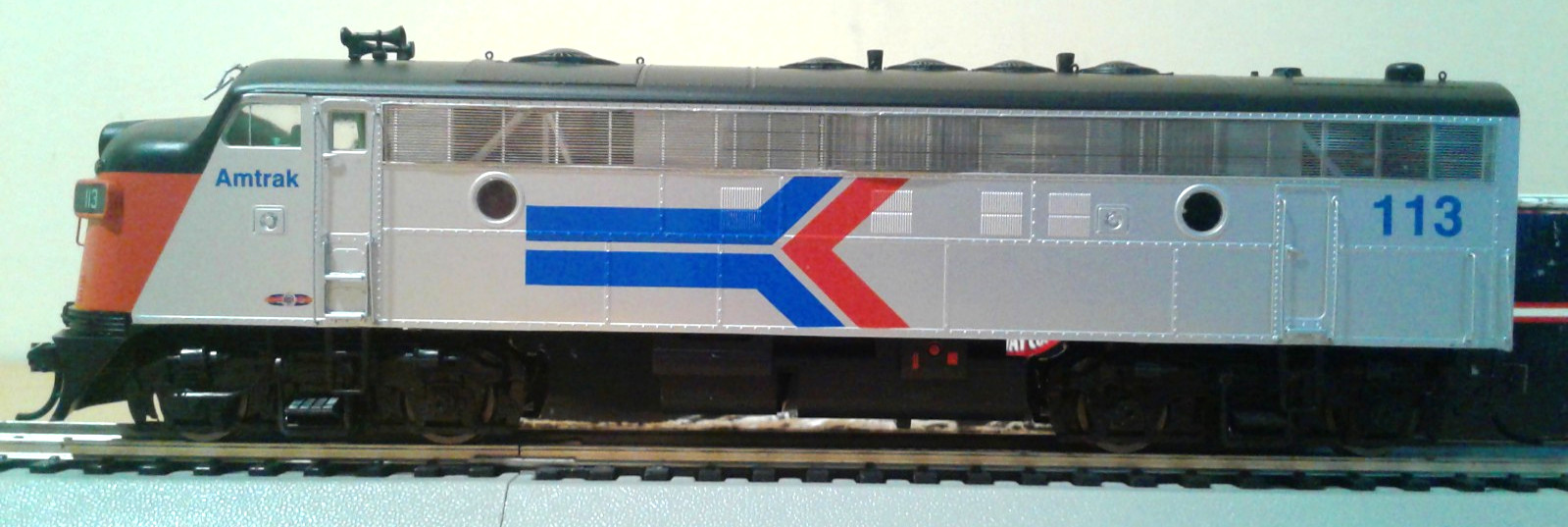 HO SCALE INTERMOUNTAIN FP7 AMTRAK #113 DCC & SOUND 49928S-03 NOT RUNNING