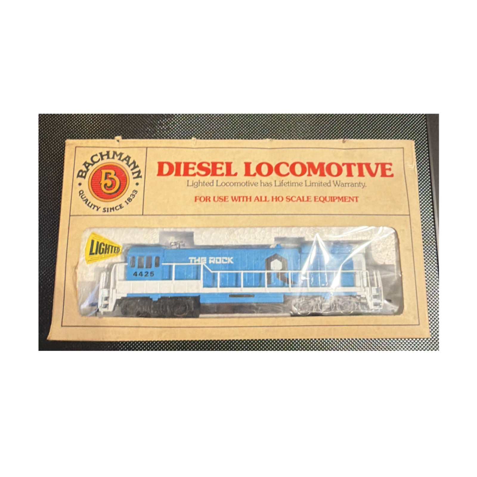 Bachmann HO Diesel Locomotive The Rock 4425 Lighted Blue White Black