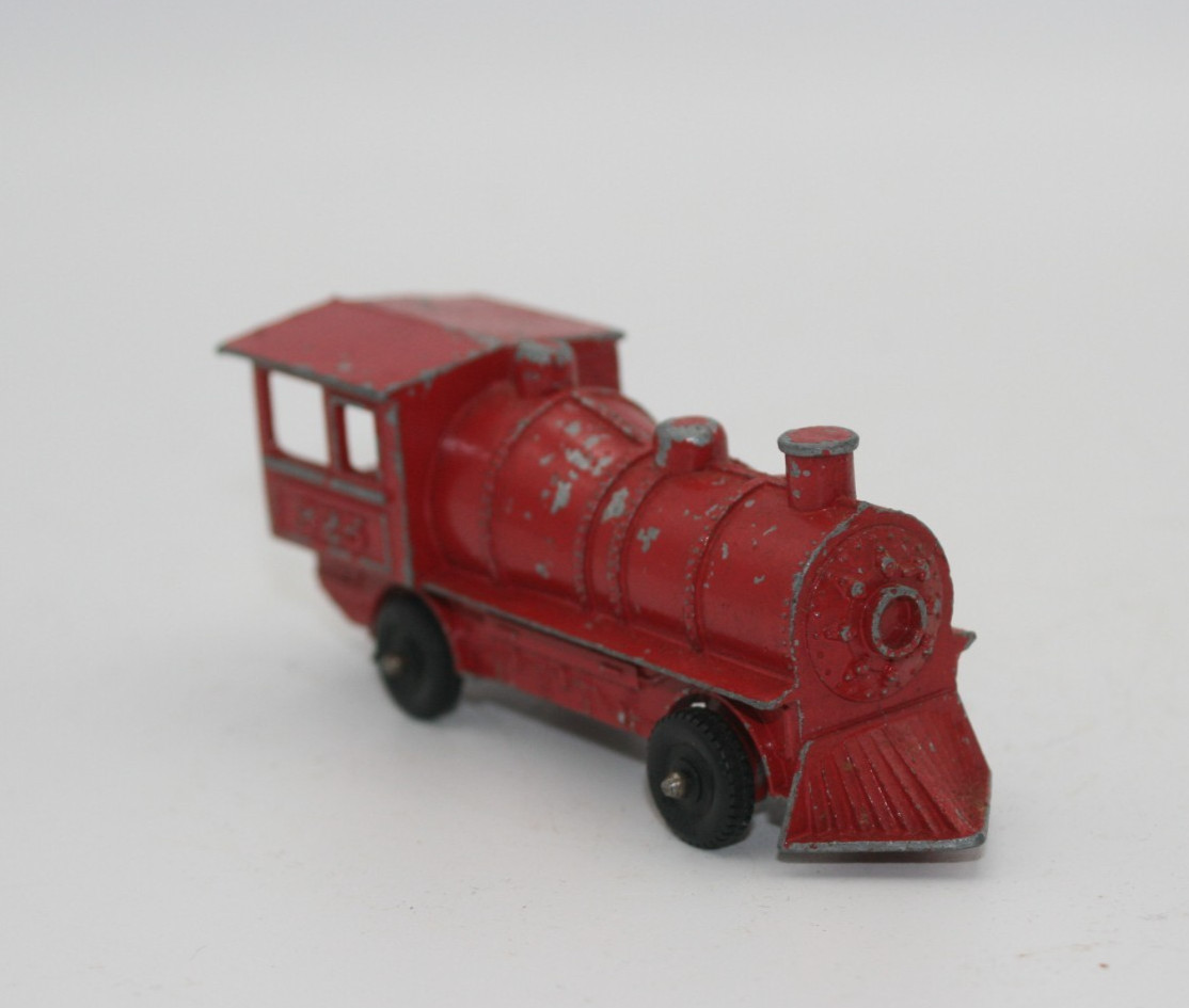 Die Cast Toy Train Steam engine Red 4 inches 325 plus BONUS