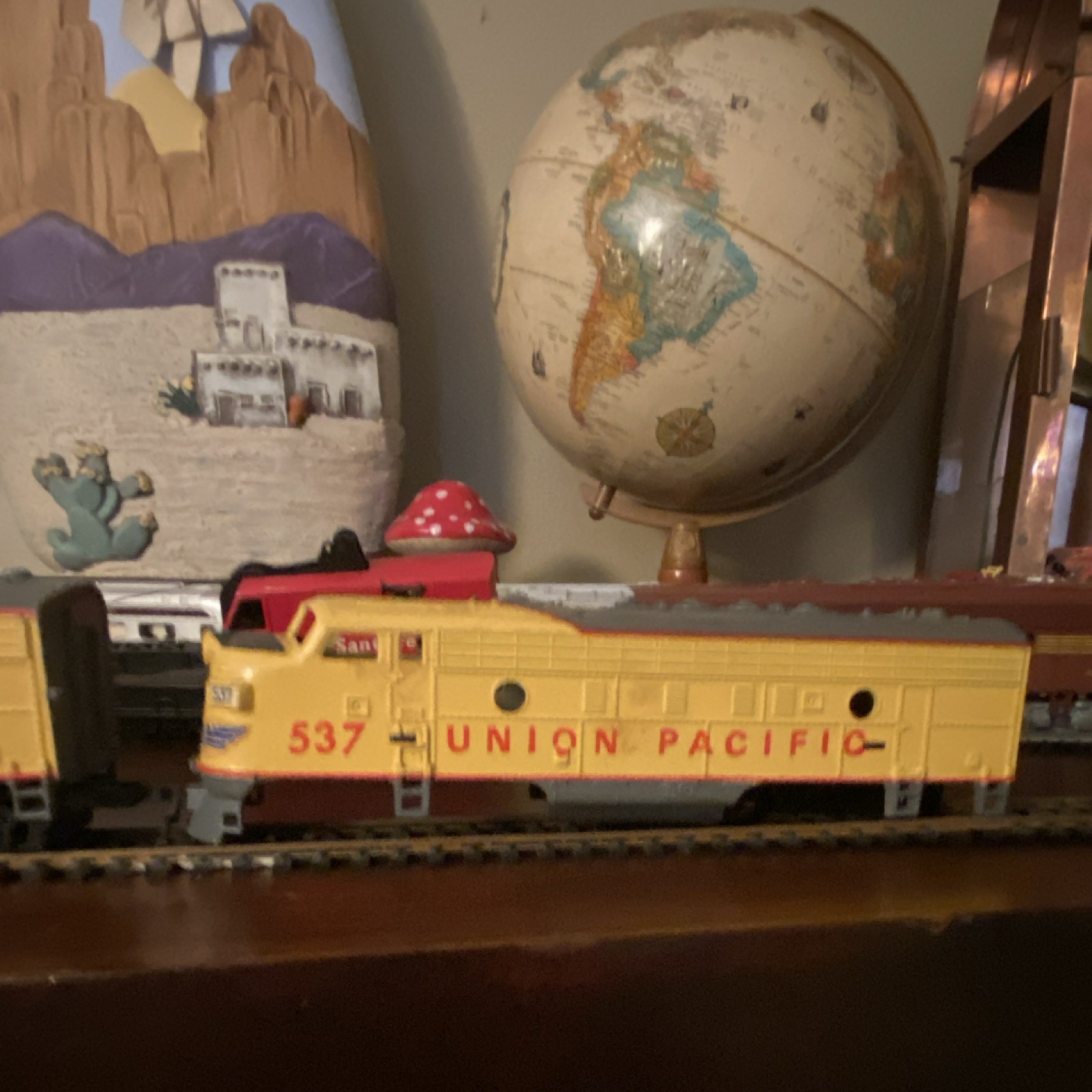 Union Pacific Diesel Locomotive HO Scale 537 Model Railroad Yellow Red Gray