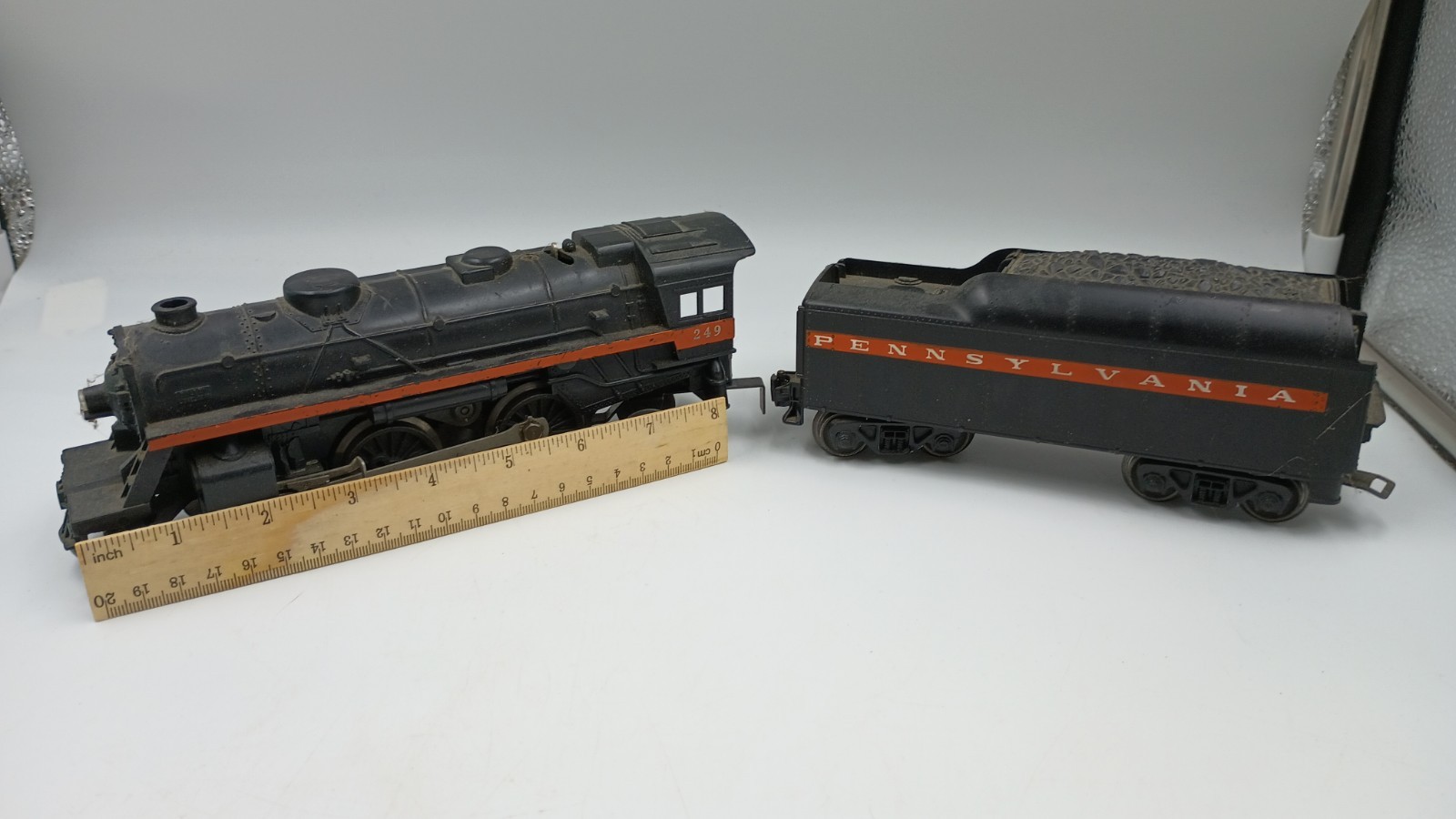 Lionel Steam Locomotive ~ PENNSYLVANIA RR ~ + 5 Cars As Shown