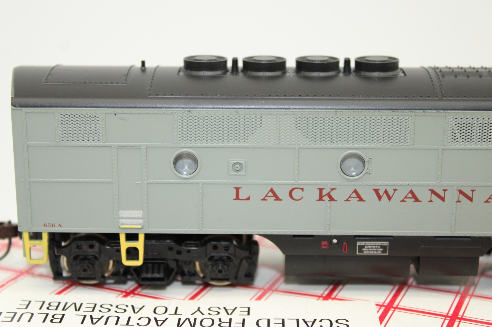 Stewart Bowser HO DL&W Lackawanna Gray Ghost F3 Ph 1 Diesel Locomotive #656 DCC