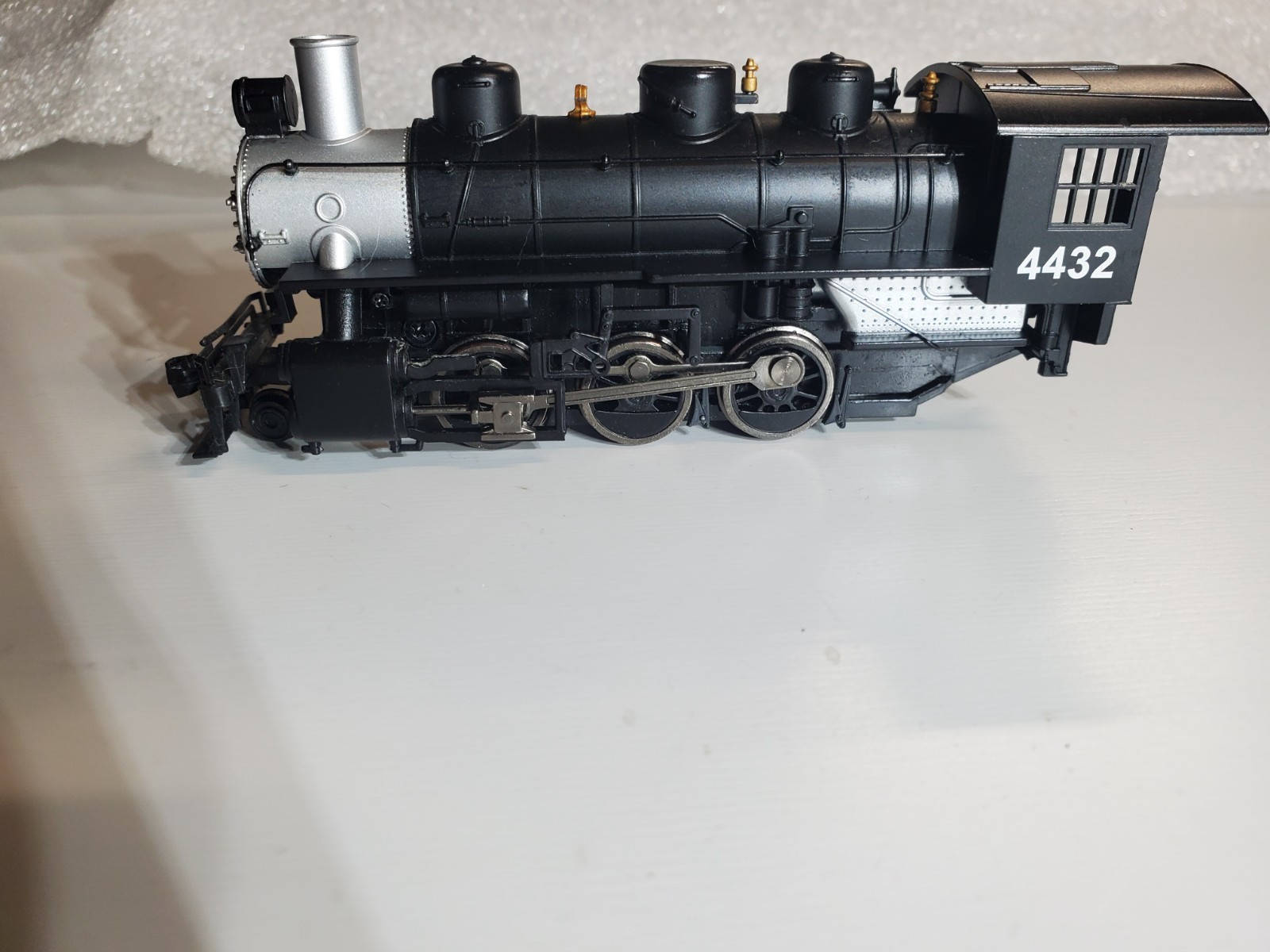 ho Bachmann #4432 2-6-0 Steam Locomotive – w/Light – Refurb – DC – Runs Good