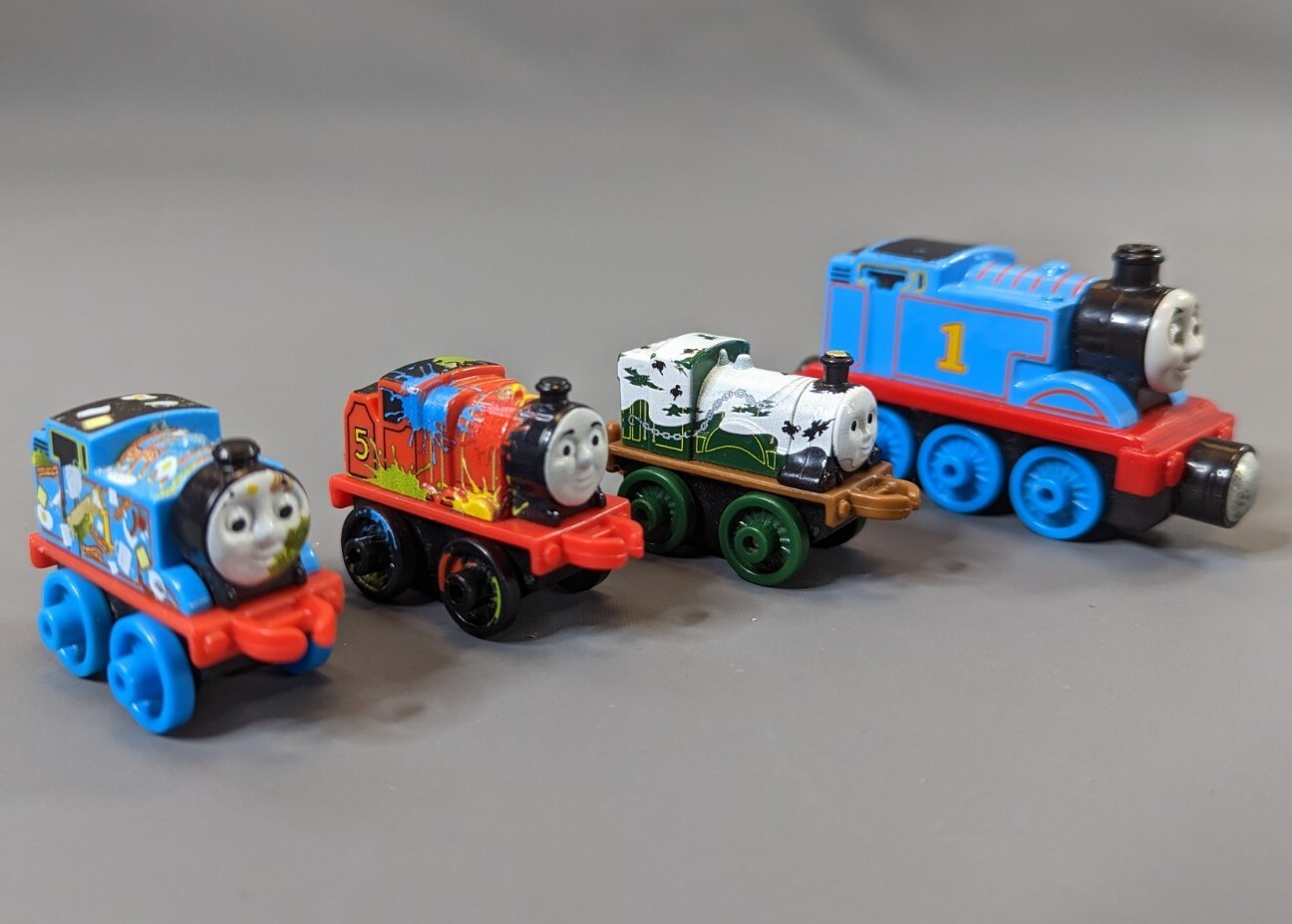 Thomas And Friends Diecast Magnetic and 3 Mini Plastic Trains 2013 Mattel