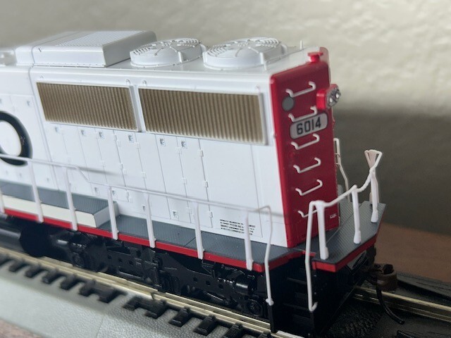 SOO LINE SD60 WHITE EMD LOCOMOTIVE DC / DCC Ready – ” RED NOSE ” HO Scale NEW