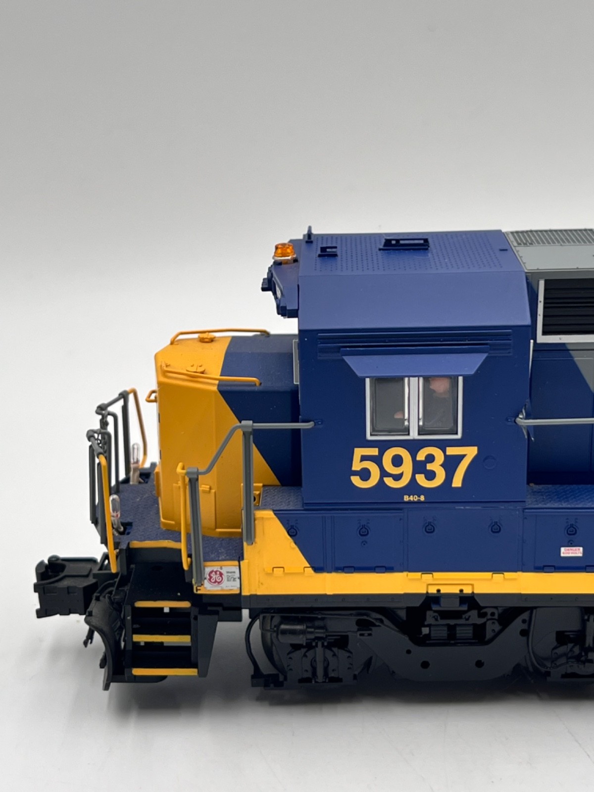 Atlas O 6832-2 CSX 5937 Dash 8-40B Diesel Locomotive TMCC RailSounds 3 Rail