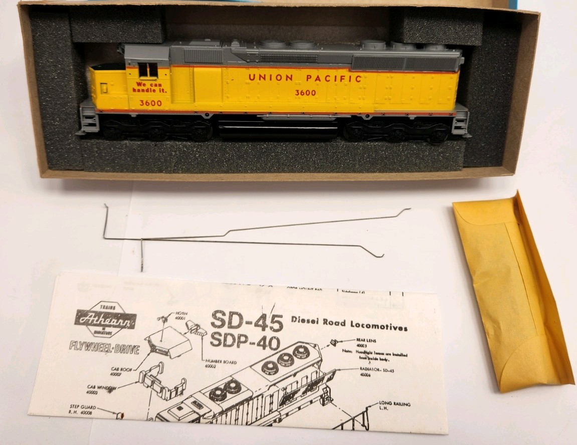 ATHEARN HO SD45 UNION PACIFIC 3600 POWERED DIESEL LOCOMOTIVE MINT B8