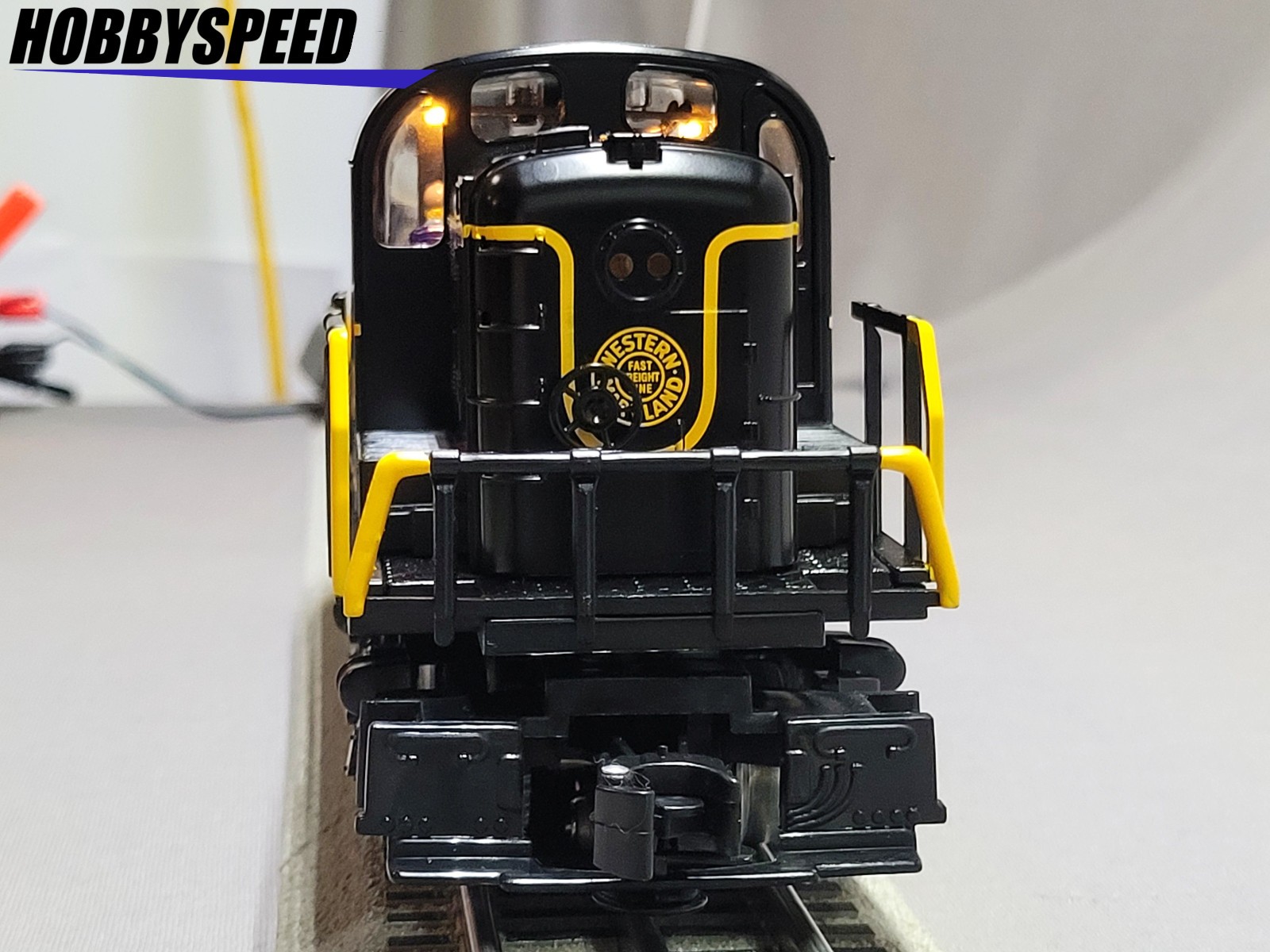 LIONEL WESTERN MARYLAND LIONCHIEF RS-3 #196 DIESEL ENGINE O GAUGE 2545080 NEW