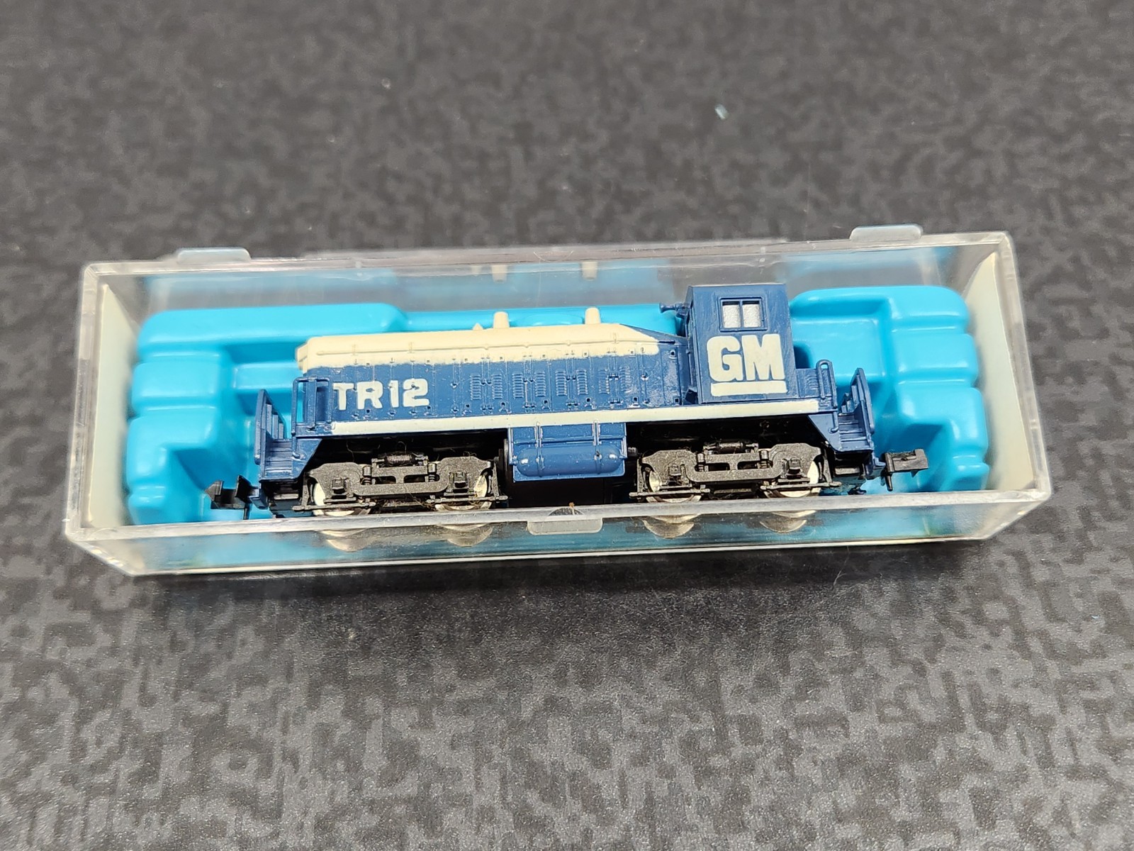 Vtg Atlas 4002 N Scale SW 1500 Diesel Switcher Locomotive GM Demonstration ~ NOS