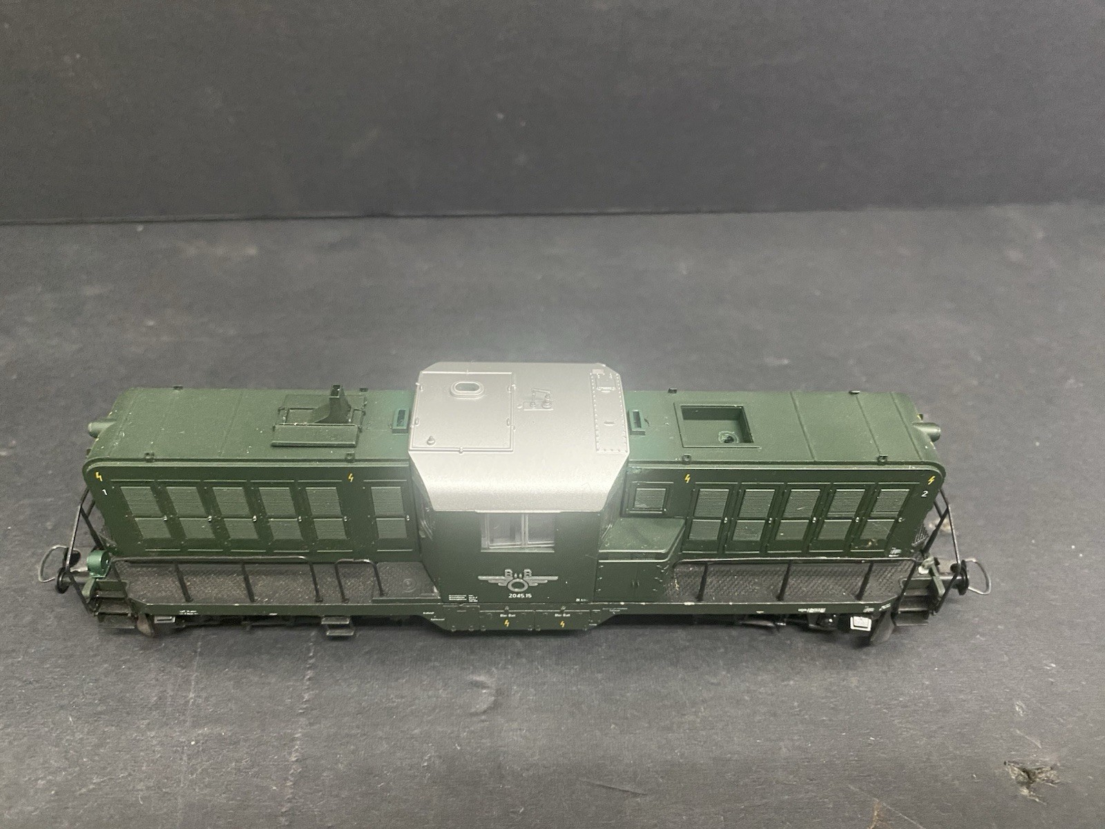 Roco 73463 Diesel Locomotive 2045.13 OBB HO scale with wrong box B9