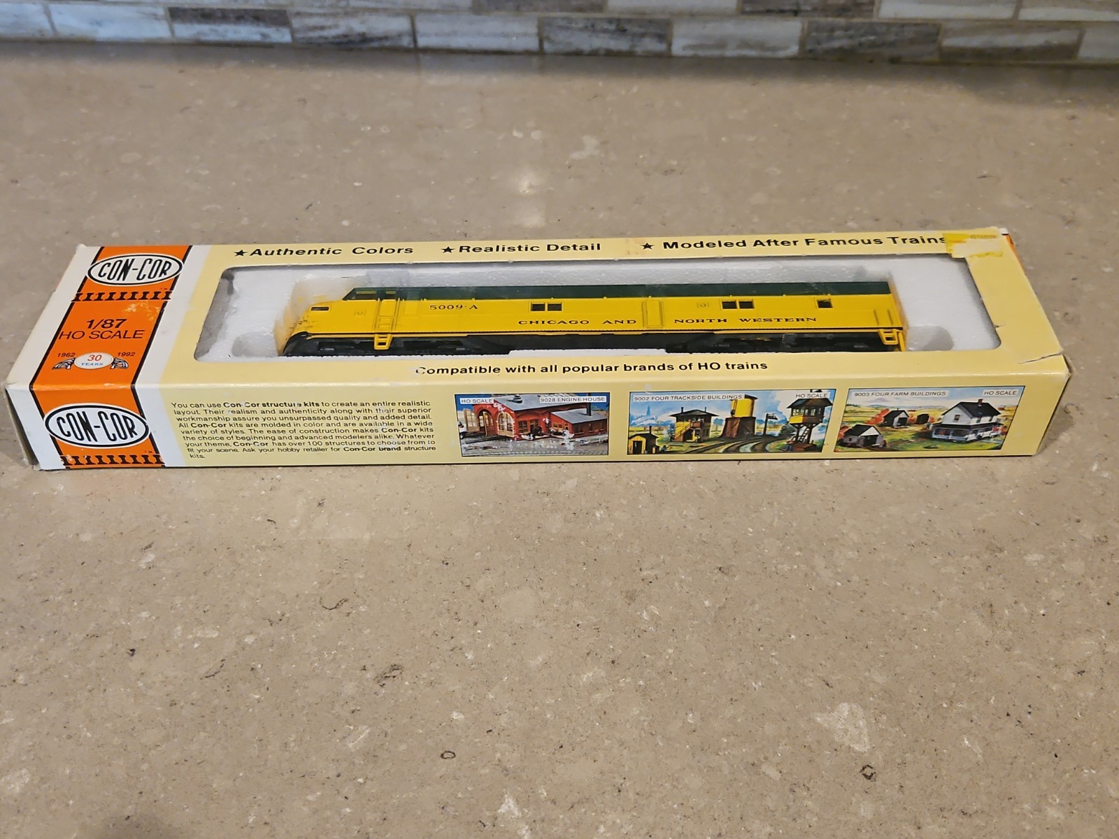 Vtg Con-Cor HO EMD E-7A Chicago & North Western CNW #5009A Powered 15-002371 LN