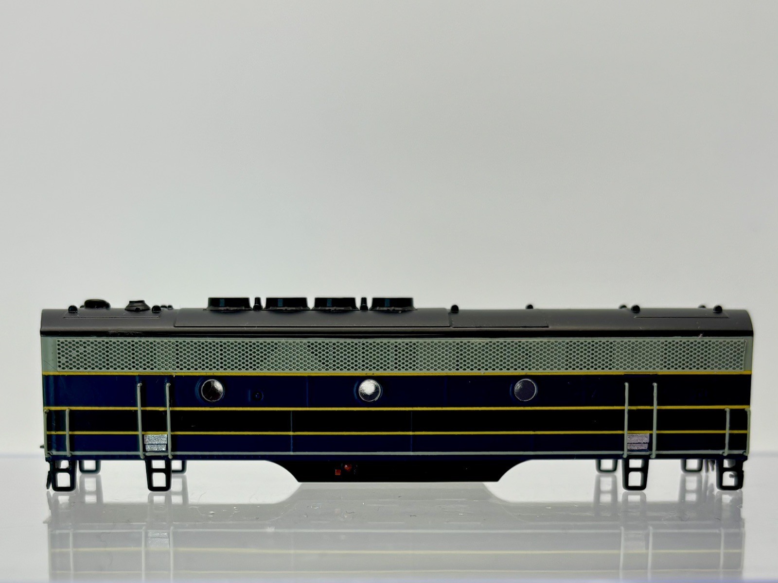 N Scale InterMountain 69808 Baltimore & Ohio F3B Locomotive B&O No # SHELL ONLY