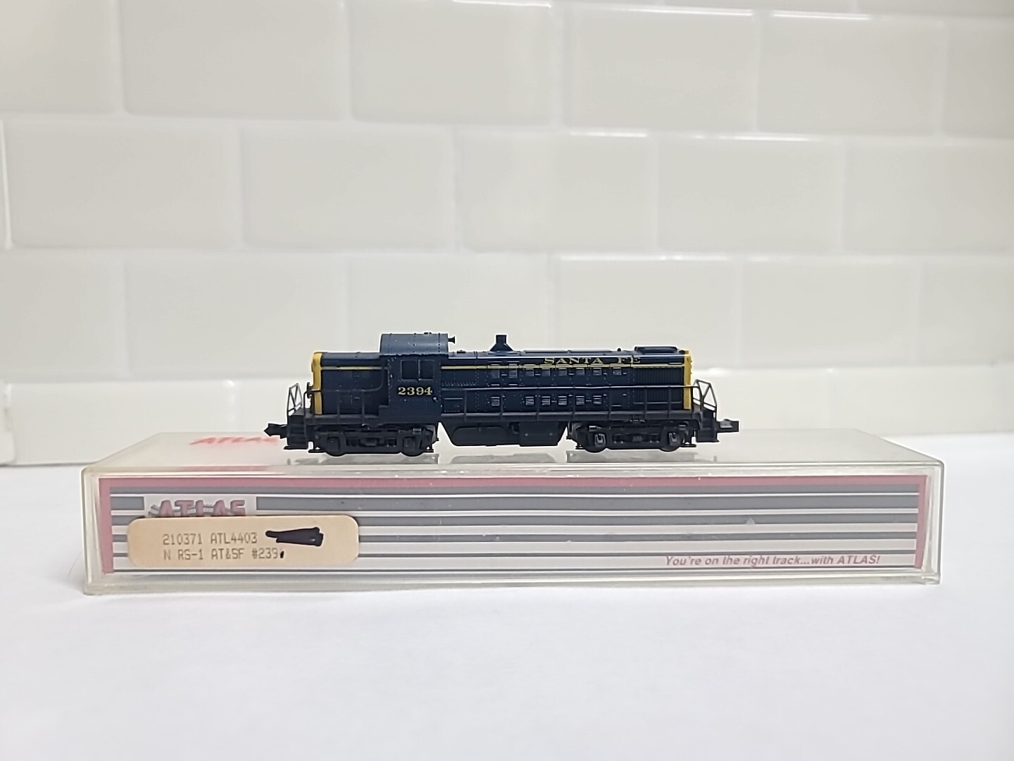 Atlas Kato N Scale 4403 RS-1 Santa Fe ATSF 2394 Diesel Switcher Loco Runs Well