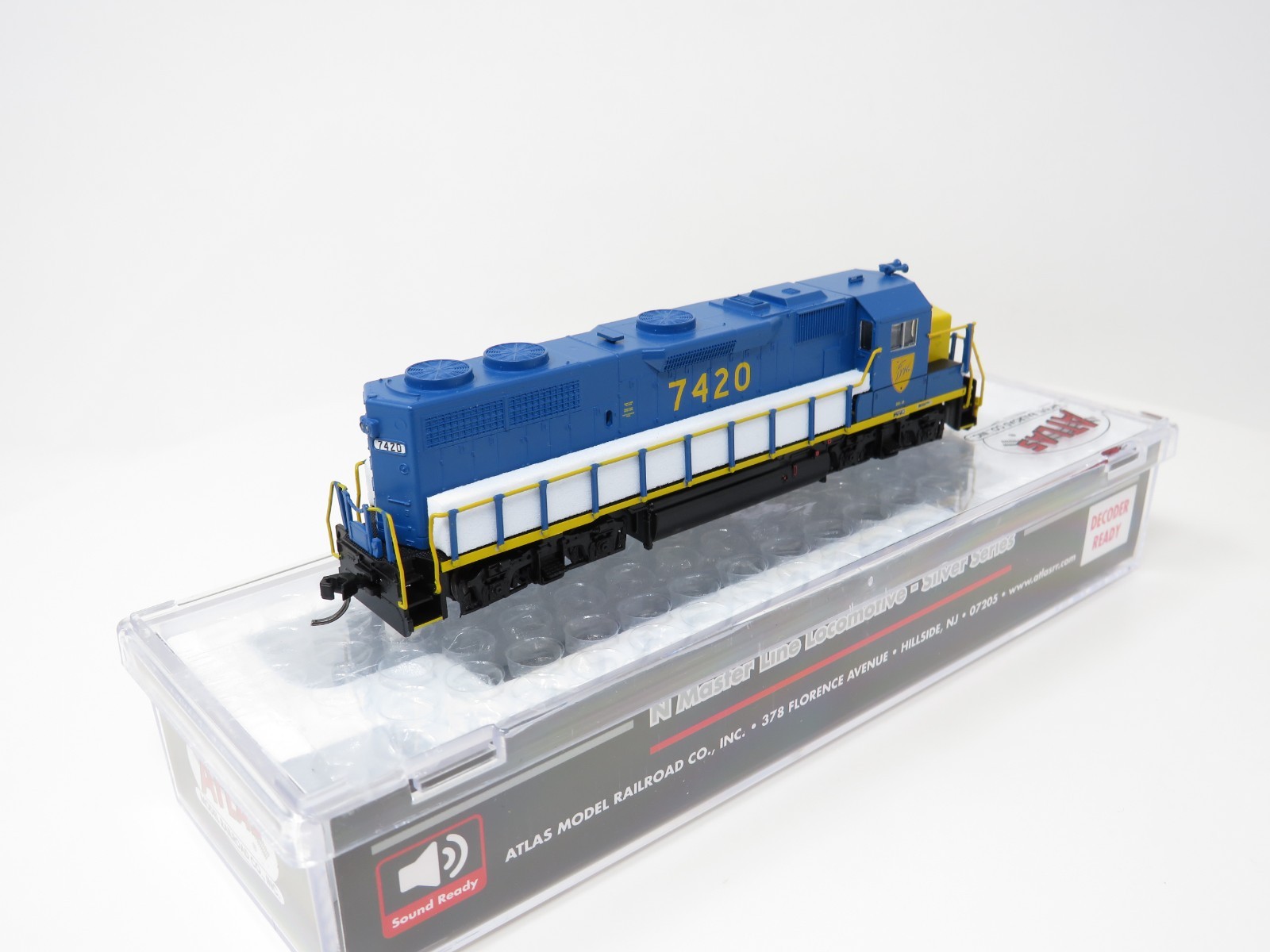 Atlas N 40005904 Delaware & Hudson D&H #7420 EMD GP39-2 Diesel Locomotive