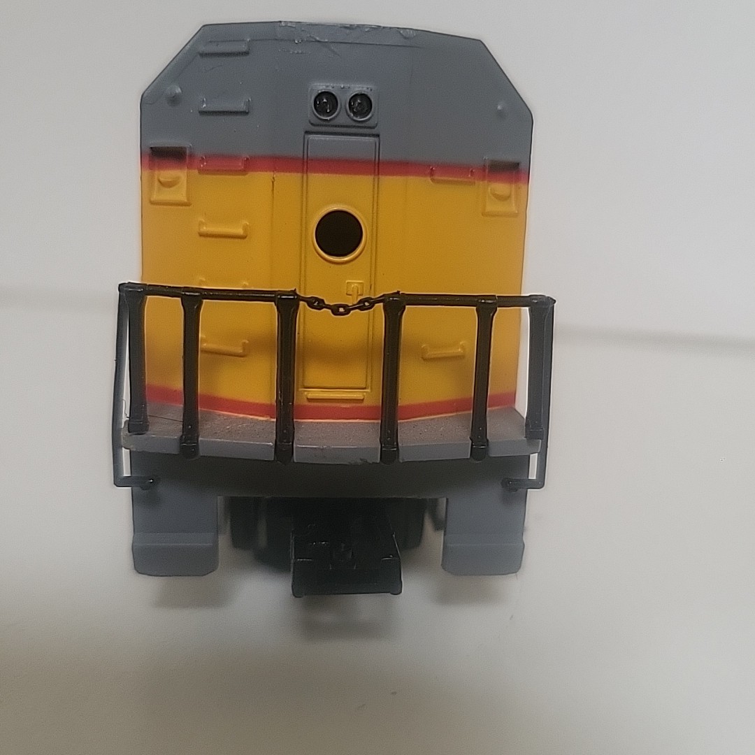 UNTESTED HO Scale Union Pacific 3901 yellow gray 1:87 scale Locomotive “AS IS”