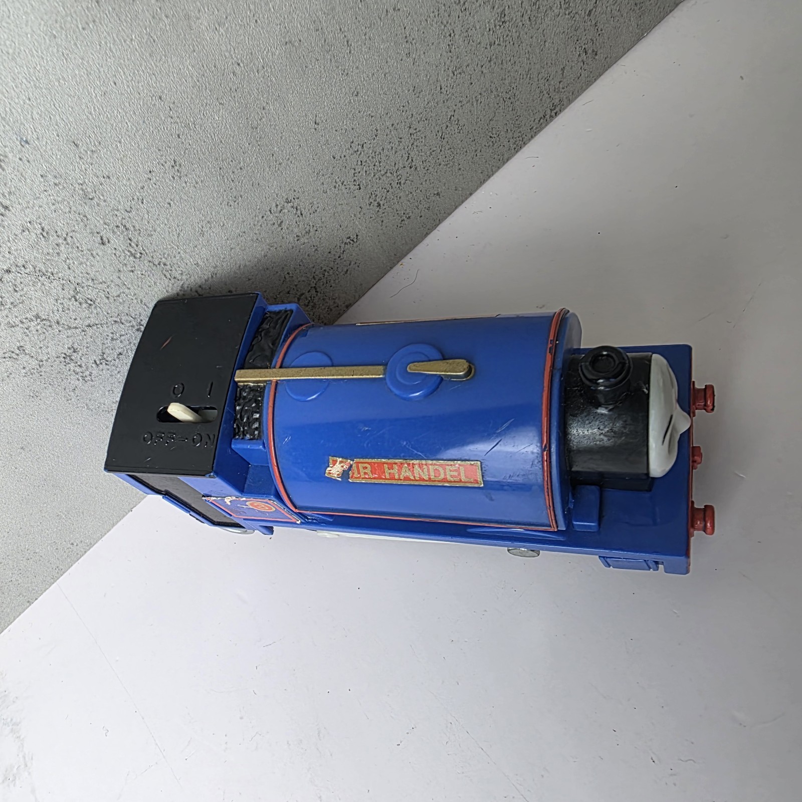 Thomas TrackMaster Sir Handel Motorized Engine Blue Train Mattel V0950 2010