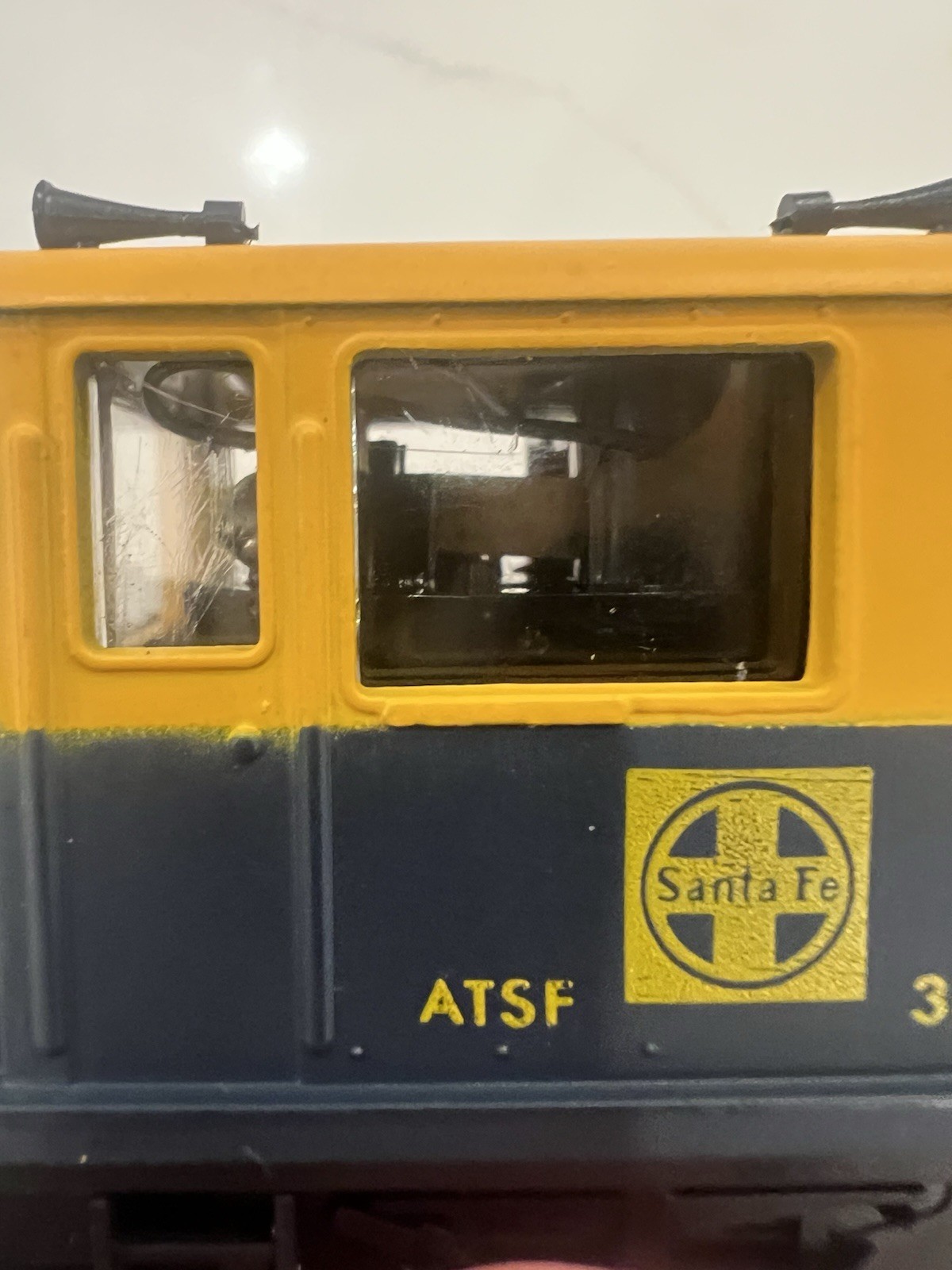 Vintage HO ATSF Sante Fe #332 Diesel Switcher Loco Yugoslavia Untested