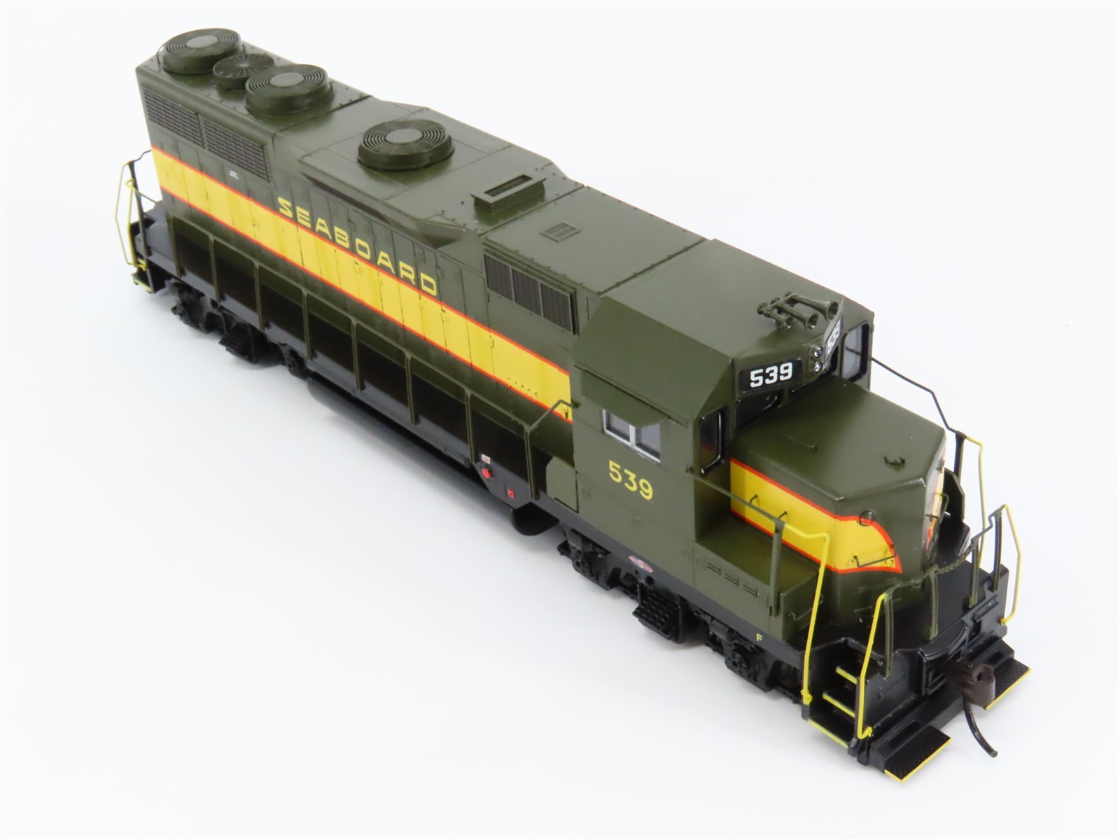 HO Scale Athearn 91765 SAL Seaboard Air Line EMD GP35 Diesel #539 – DCC Ready