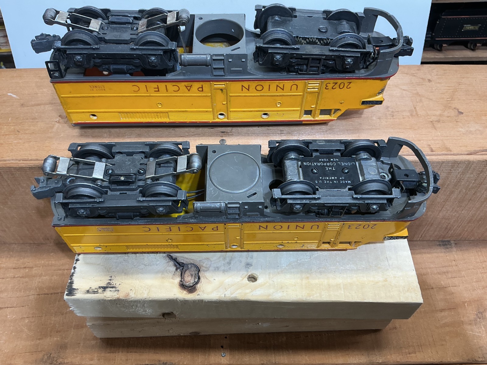 Lionel 2023 Union Pacific Alco AA Diesel Locomotive Set