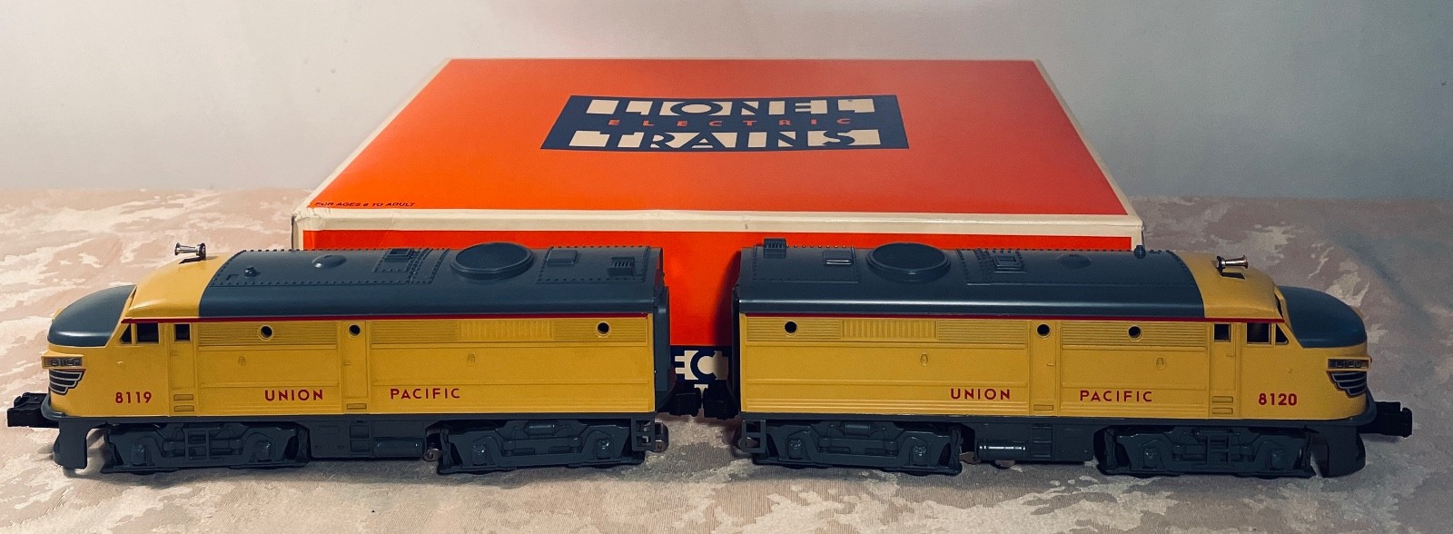 Lionel 6-18119 Union Pacific FA-2 AA Locomotives, 1994, New