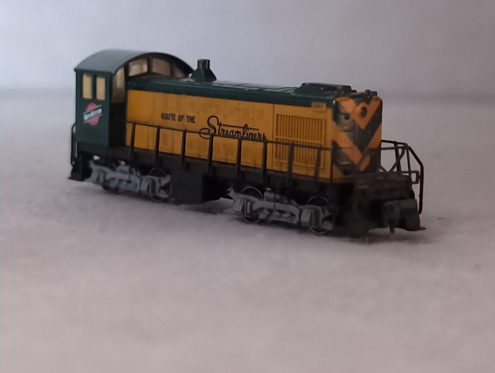 Arnold N Scale Burlington Route “Route of the 400” Switcher #1002 West Germany
