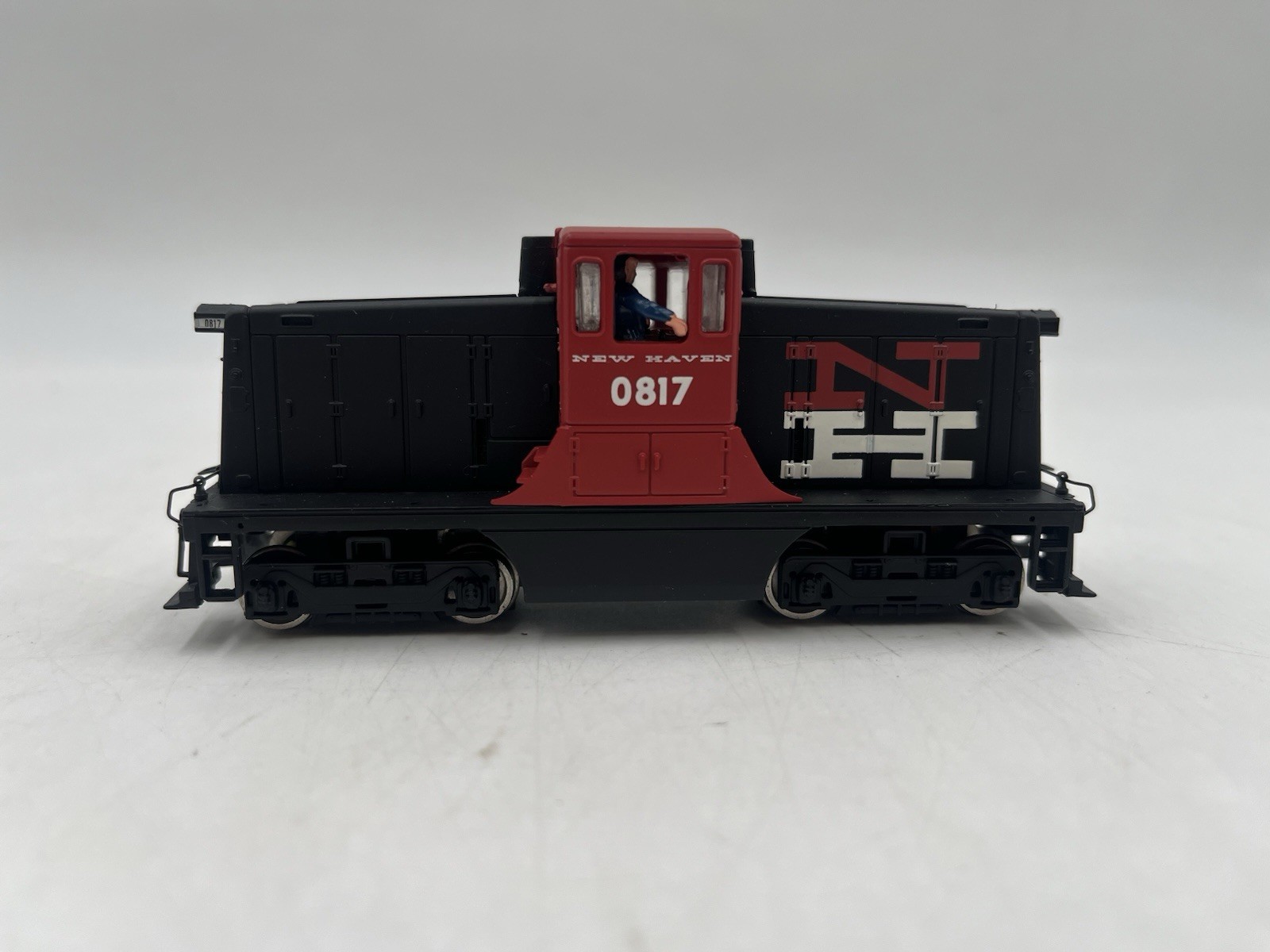 Ho Scale Bachmann Spectrum 80020 GE Diesel Switchers New Haven 0817