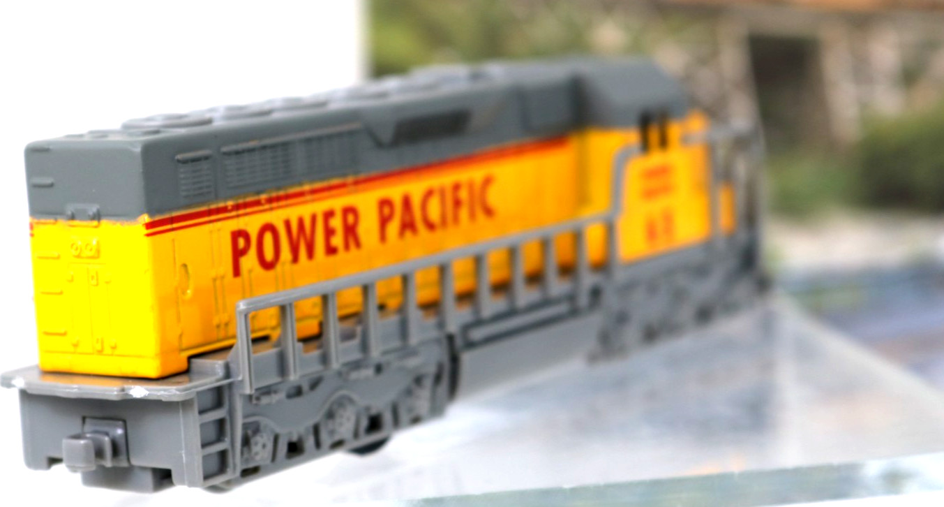 Freight Locomotive Pull Back Power Yellow & Grey 65 Power Pacific 7″ 4+ Diecast