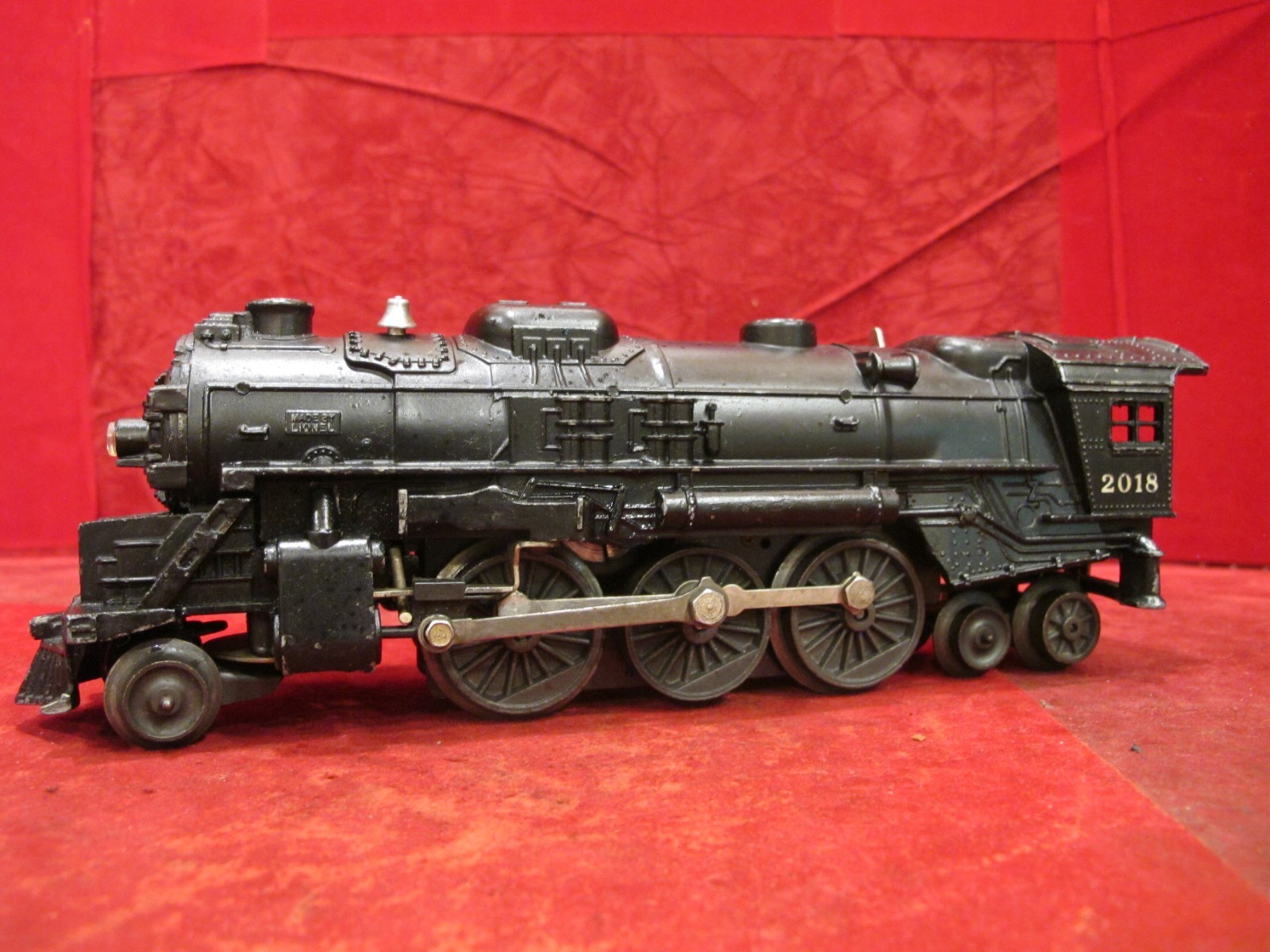 Lionel #2018 2-6-4 Steam Locomotive. Runs and LIGHTS and smokes