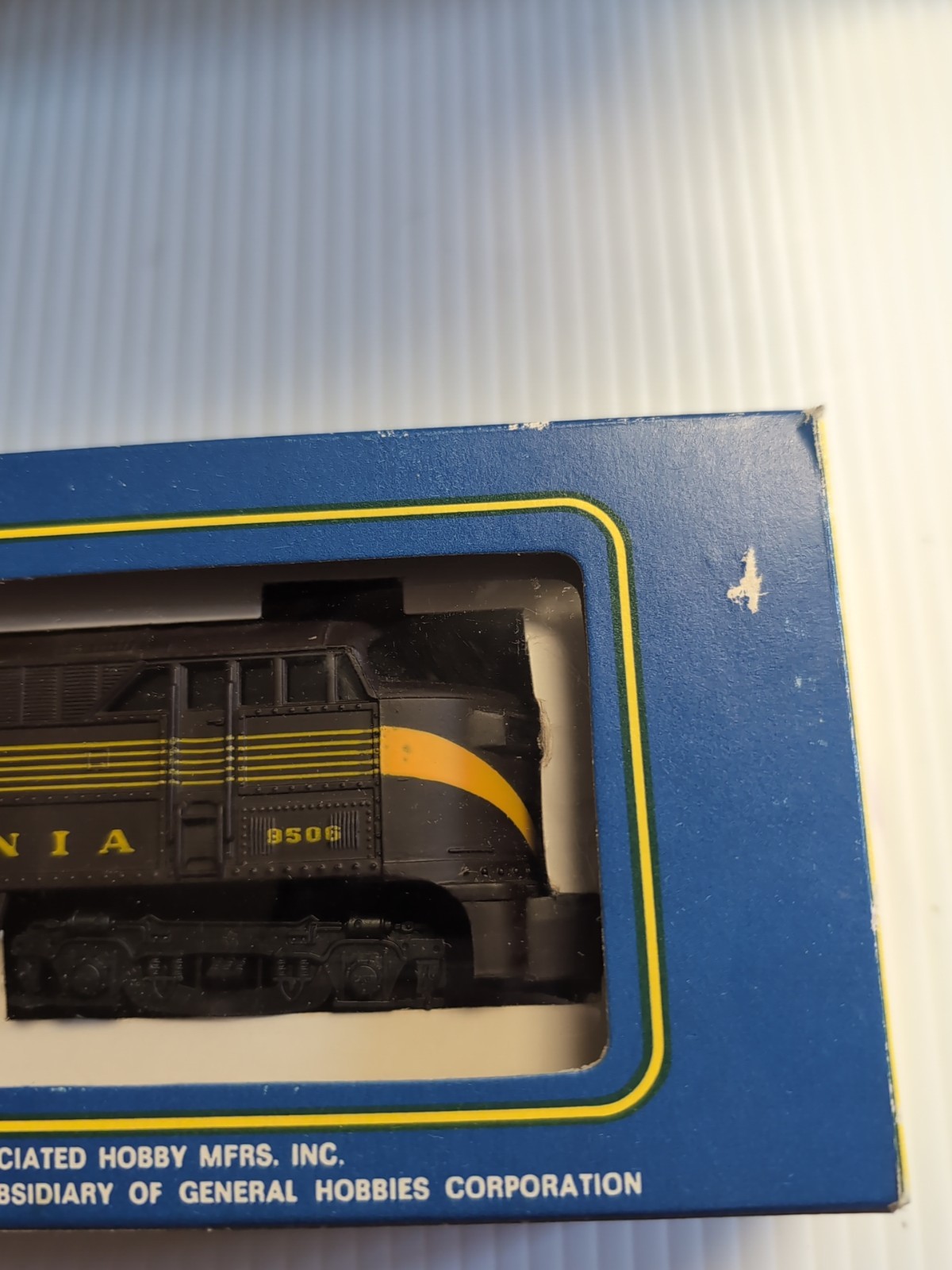 AHM Tempo HO Pennsylvania Fairbanks-Morse Dummy A Unit Diesel Locomotive #5024DD