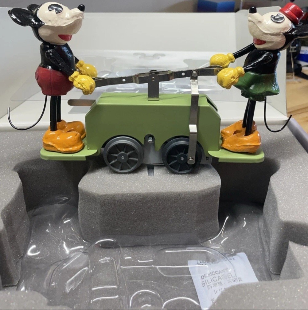 Lionel NYCC 2023 D23 DISNEY 100 YRS GREEN Mickey Minnie Handcar only 135 NEW/OB