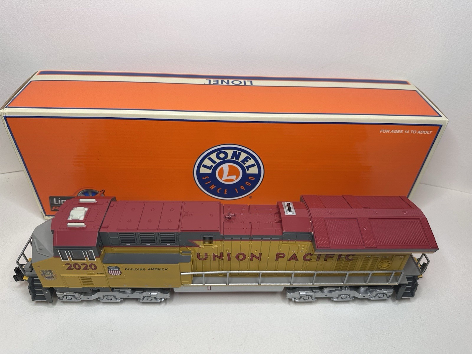 LIONEL 50th Anniversary UNION PACIFIC ET44AC 2020 Locomotive Engine GUC Boxed