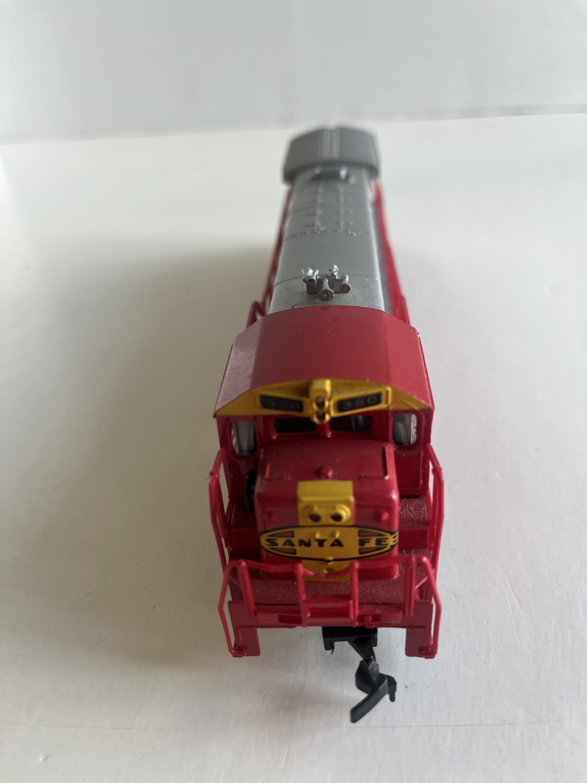 BACHMANN – HO Gauge – Santa Fe 350 – GE U36B – Non-Powered Diesel 41-640-02