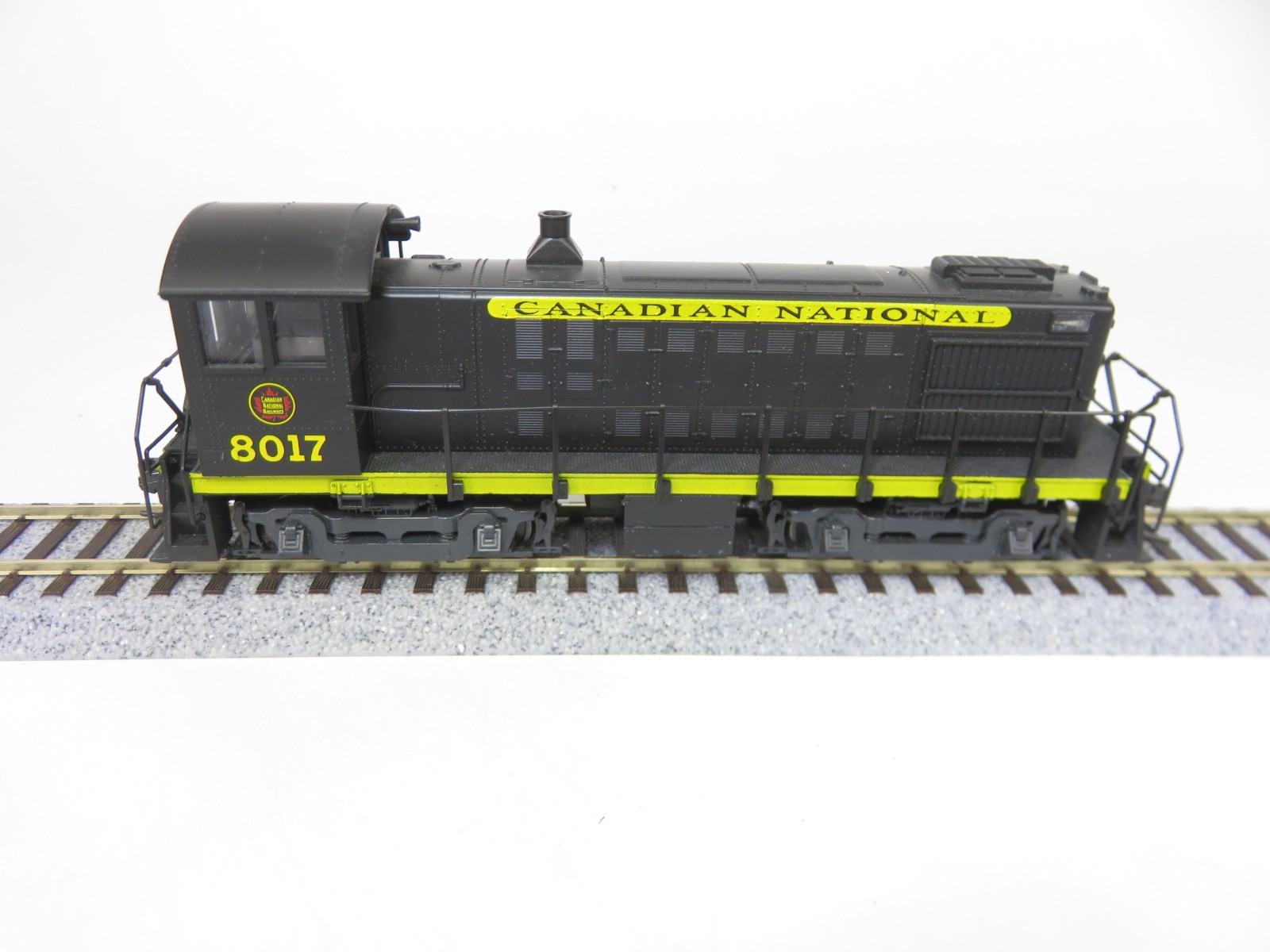 Atlas 8272 HO Scale Canadian National Alco S-4 Switcher Diesel Locomotive #8017